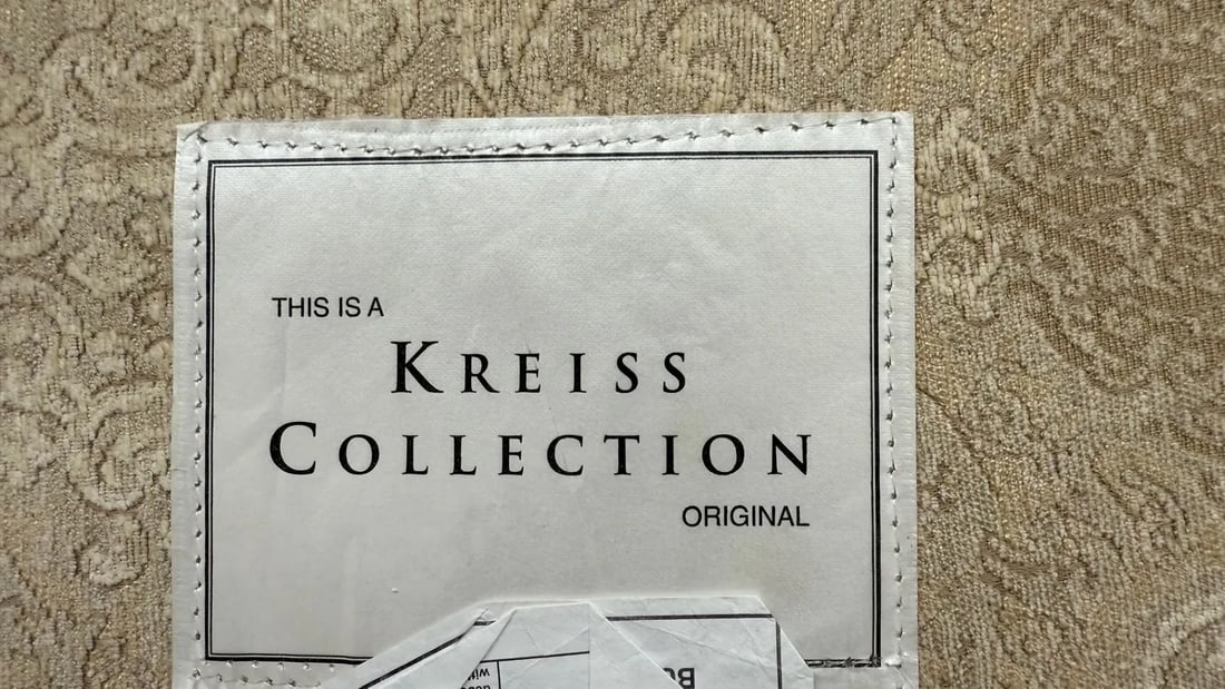 Kreiss Collection Right-Arm Chaise Lounge in Textured Damask Fabric - 11