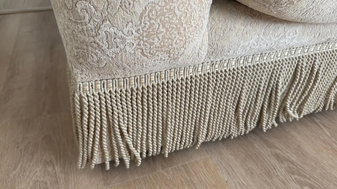 Kreiss Collection Right-Arm Chaise Lounge in Textured Damask Fabric - 7