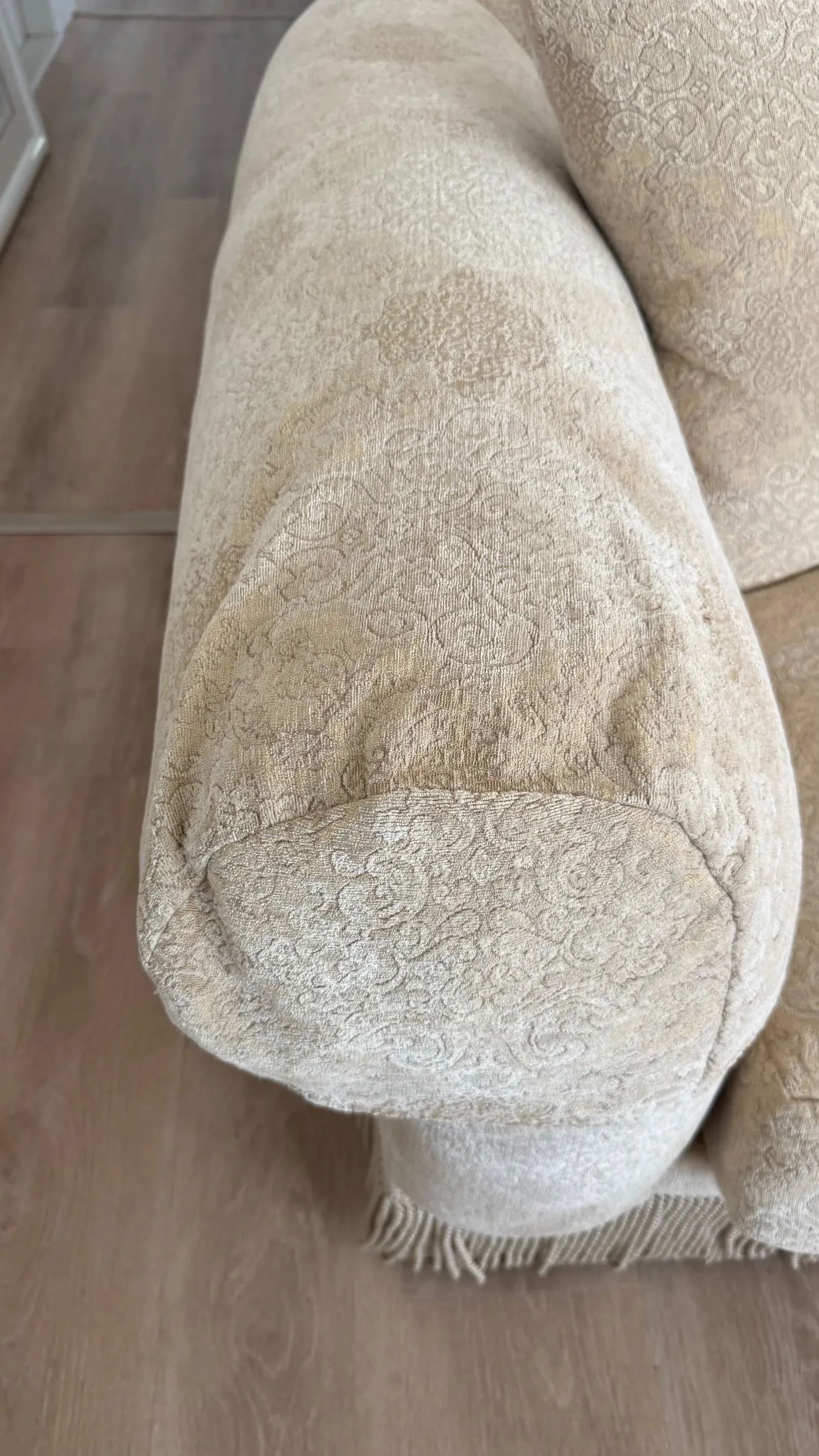 Kreiss Collection Right-Arm Chaise Lounge in Textured Damask Fabric - 9