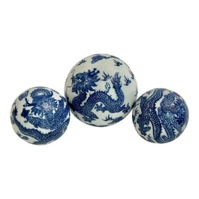 Late 20th Century Blue and White Porcelain Chinoiserie Carpet Balls With Dragon Motif - A Set of 3