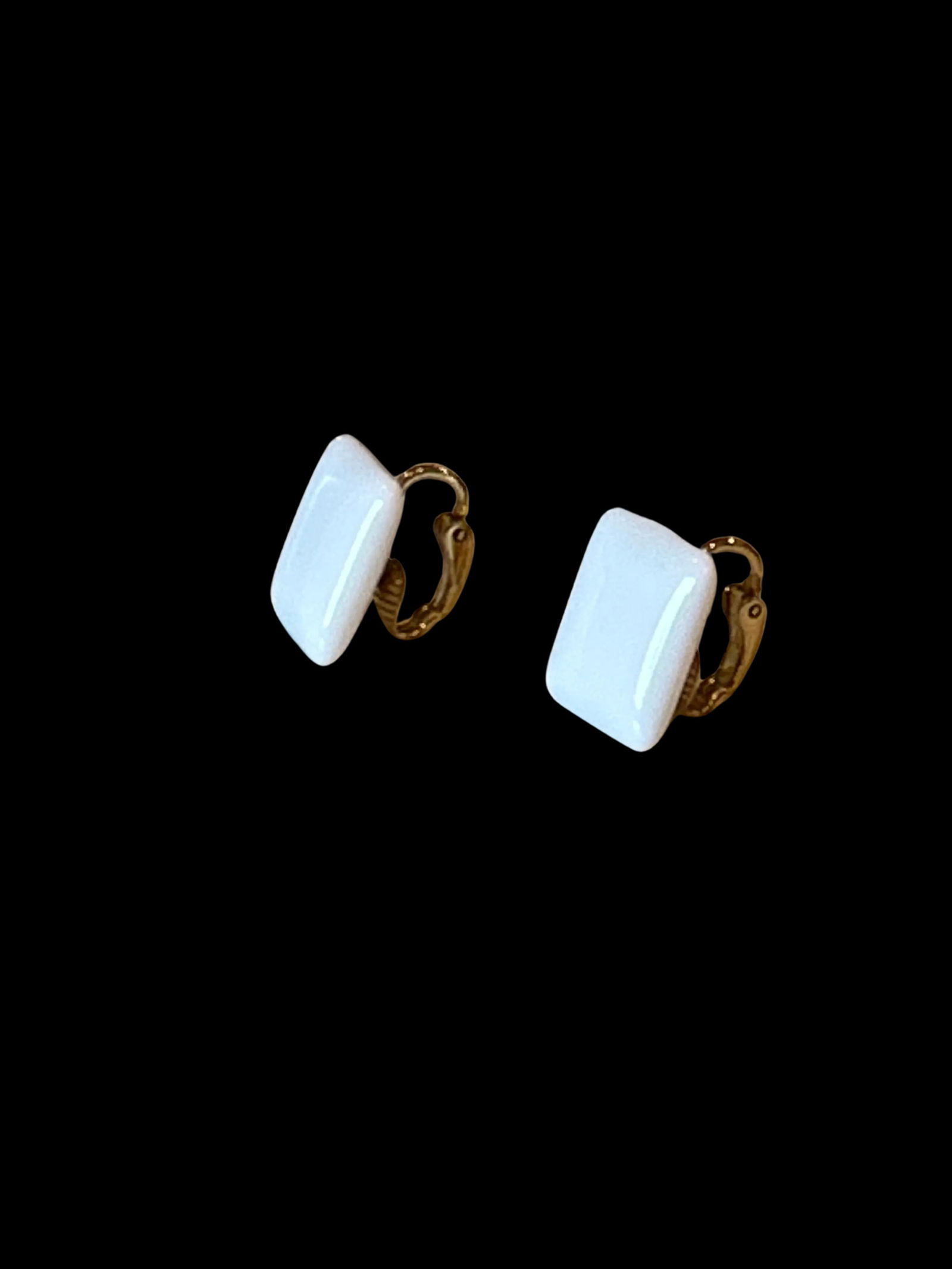 Vintage Crown Trifari White Lucite Square Clip-on Earrings, A Pair - 3