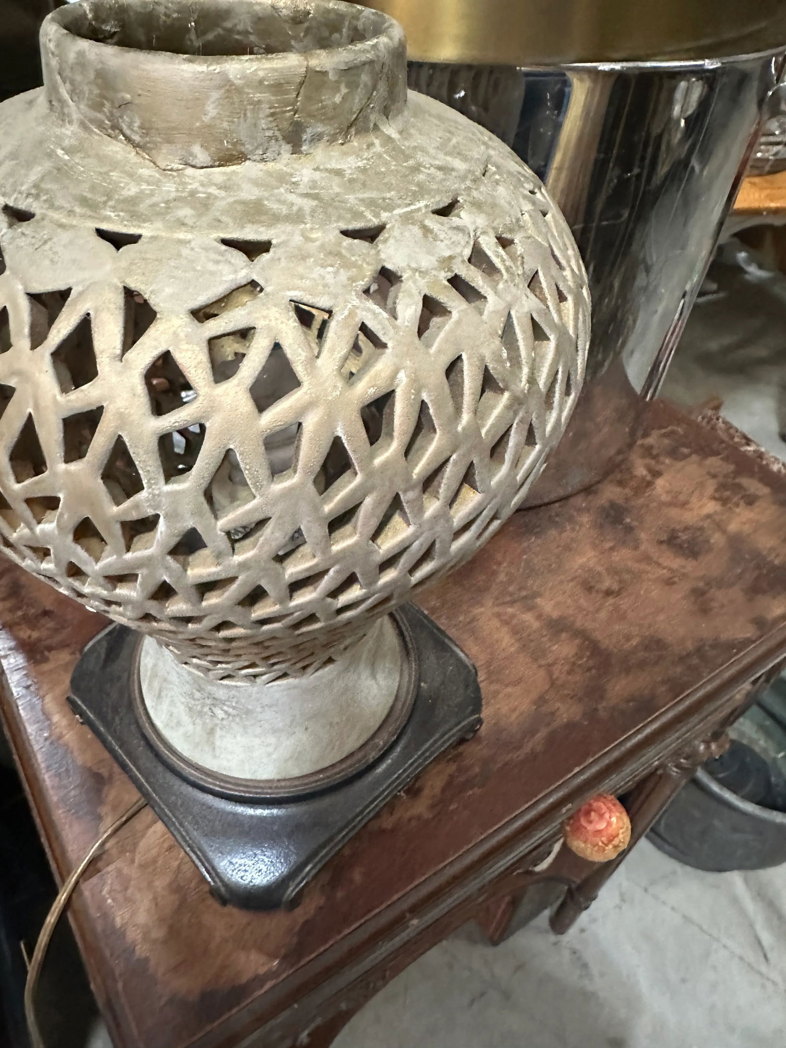 Vintage Cream Colored Ceramic Abstract Lamp - 7