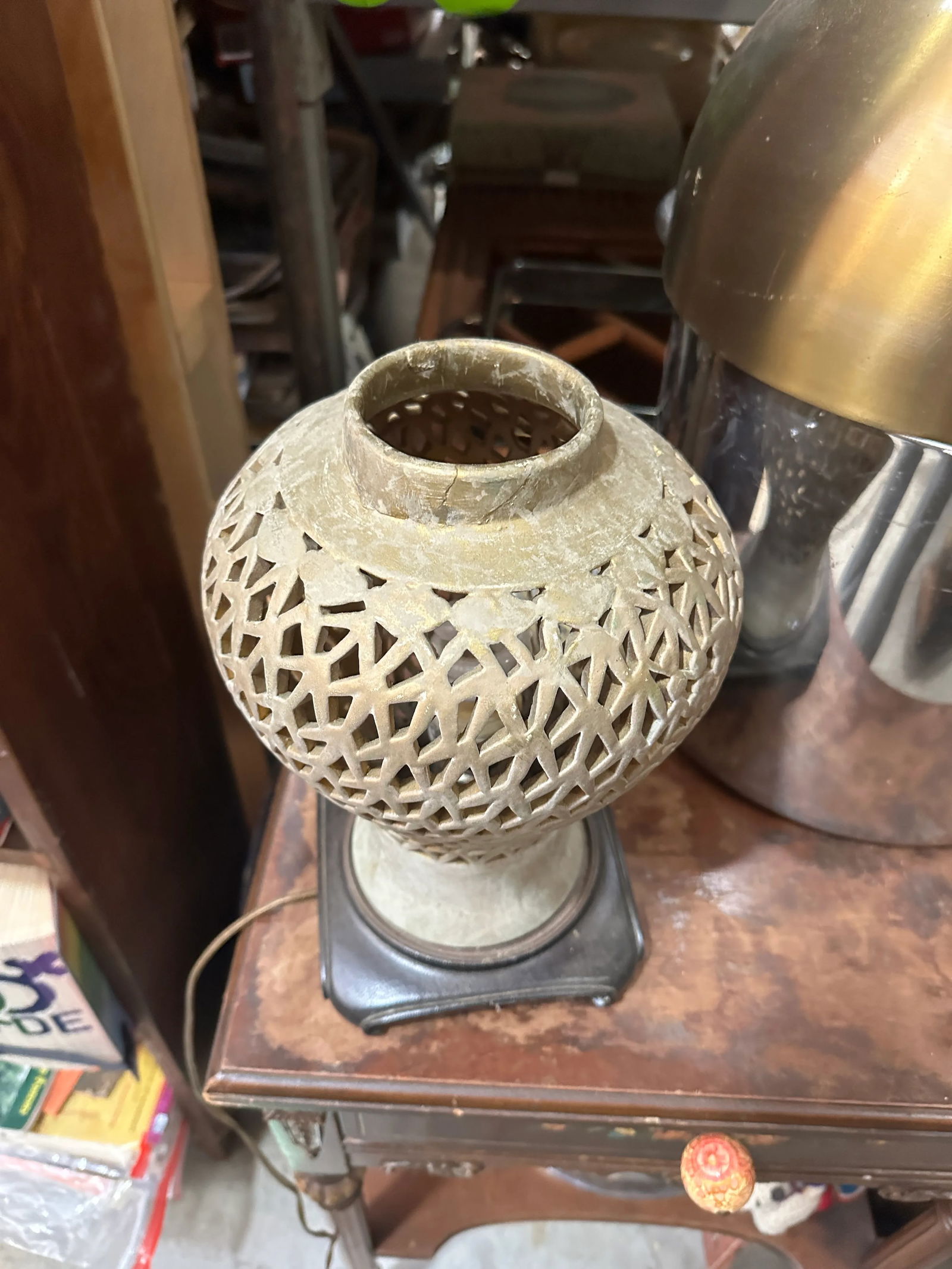 Vintage Cream Colored Ceramic Abstract Lamp - 8