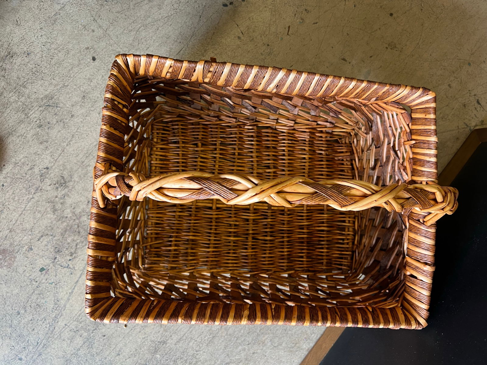 1990s Large Gathering Basket With Handle - 3