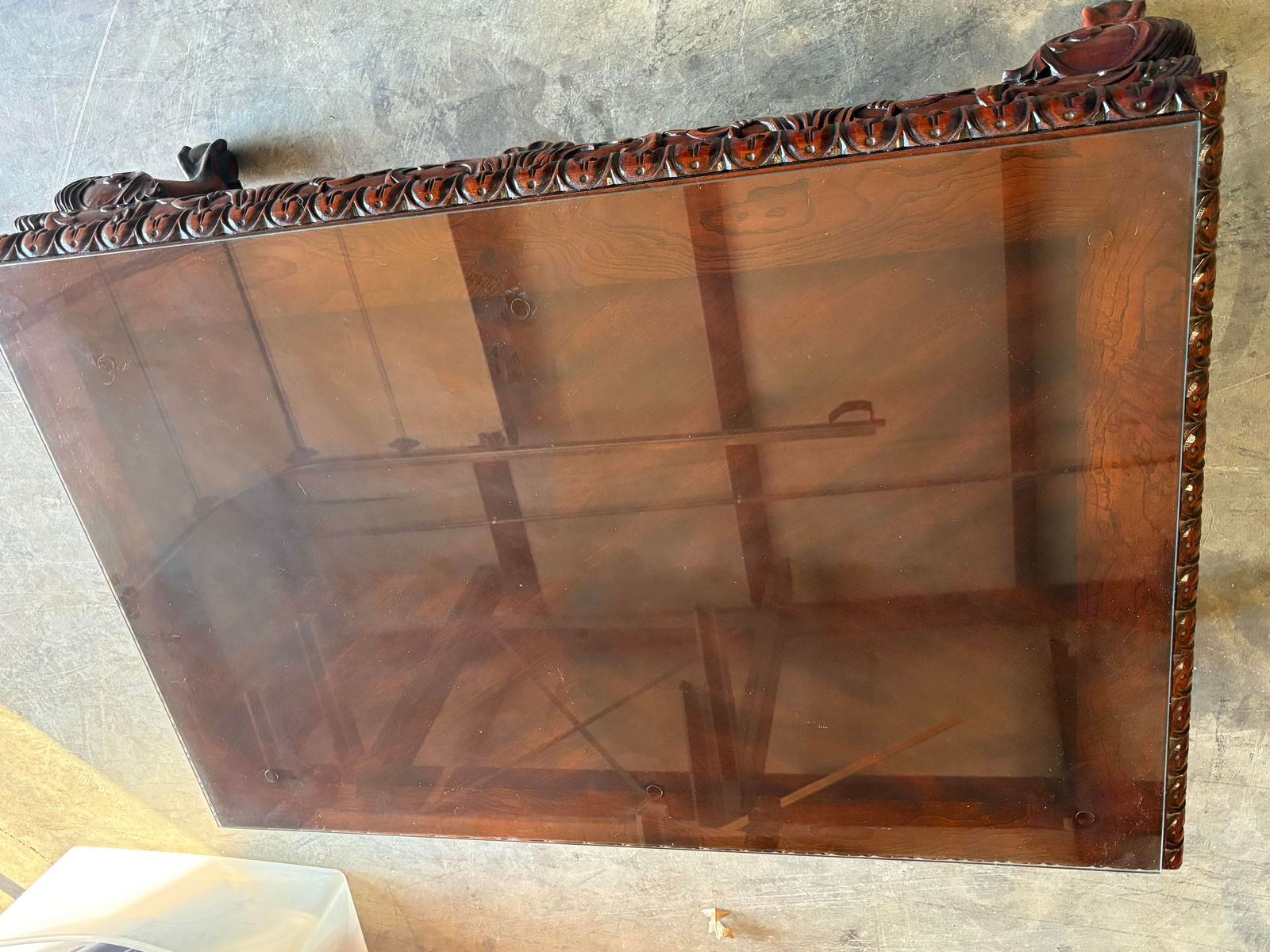 1990s Oversize Solid Mahogany Coffee Table With Intricate Carving - 4