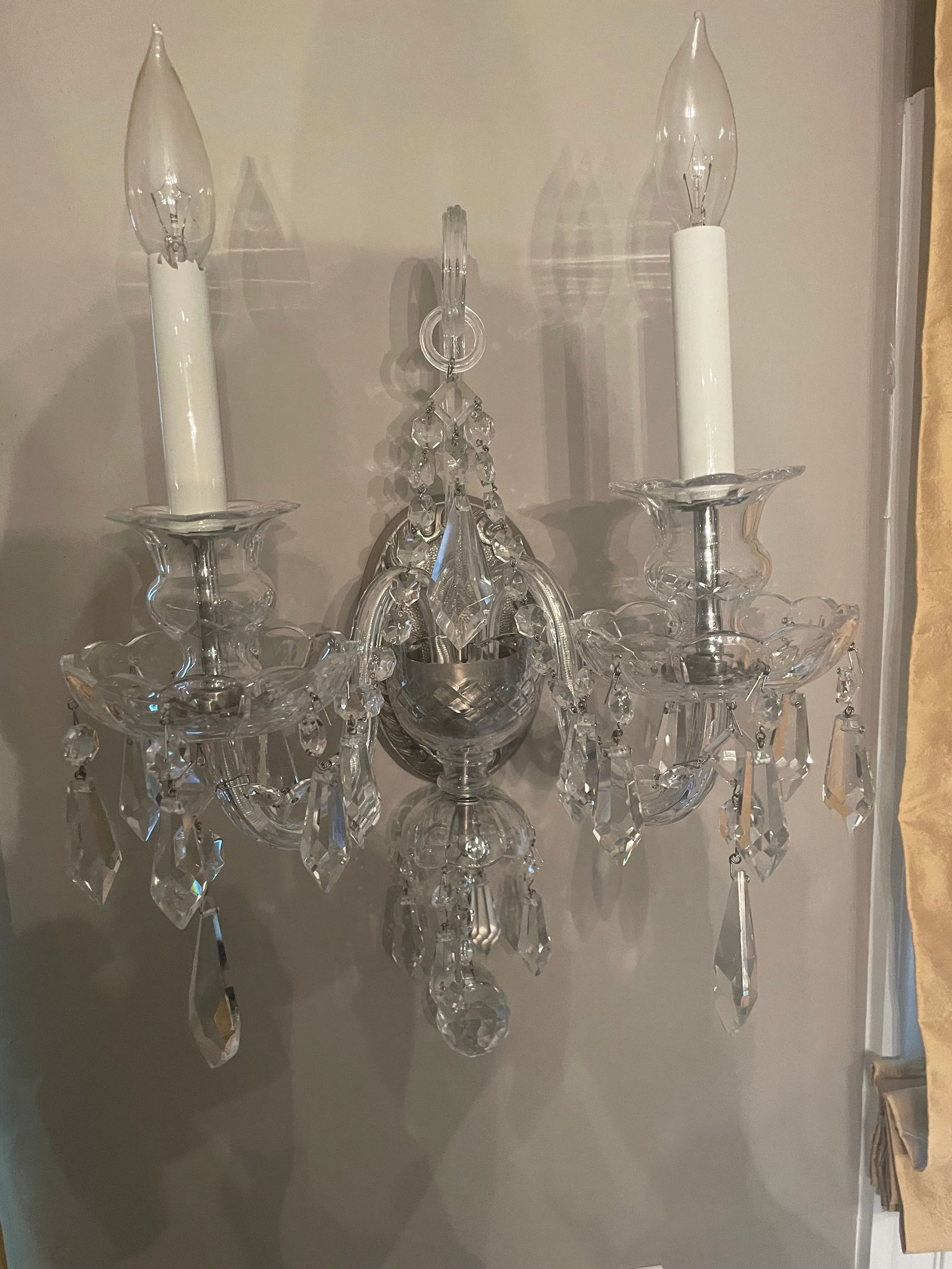 1980s Three Double Light Cut Crystals Sconces - 10