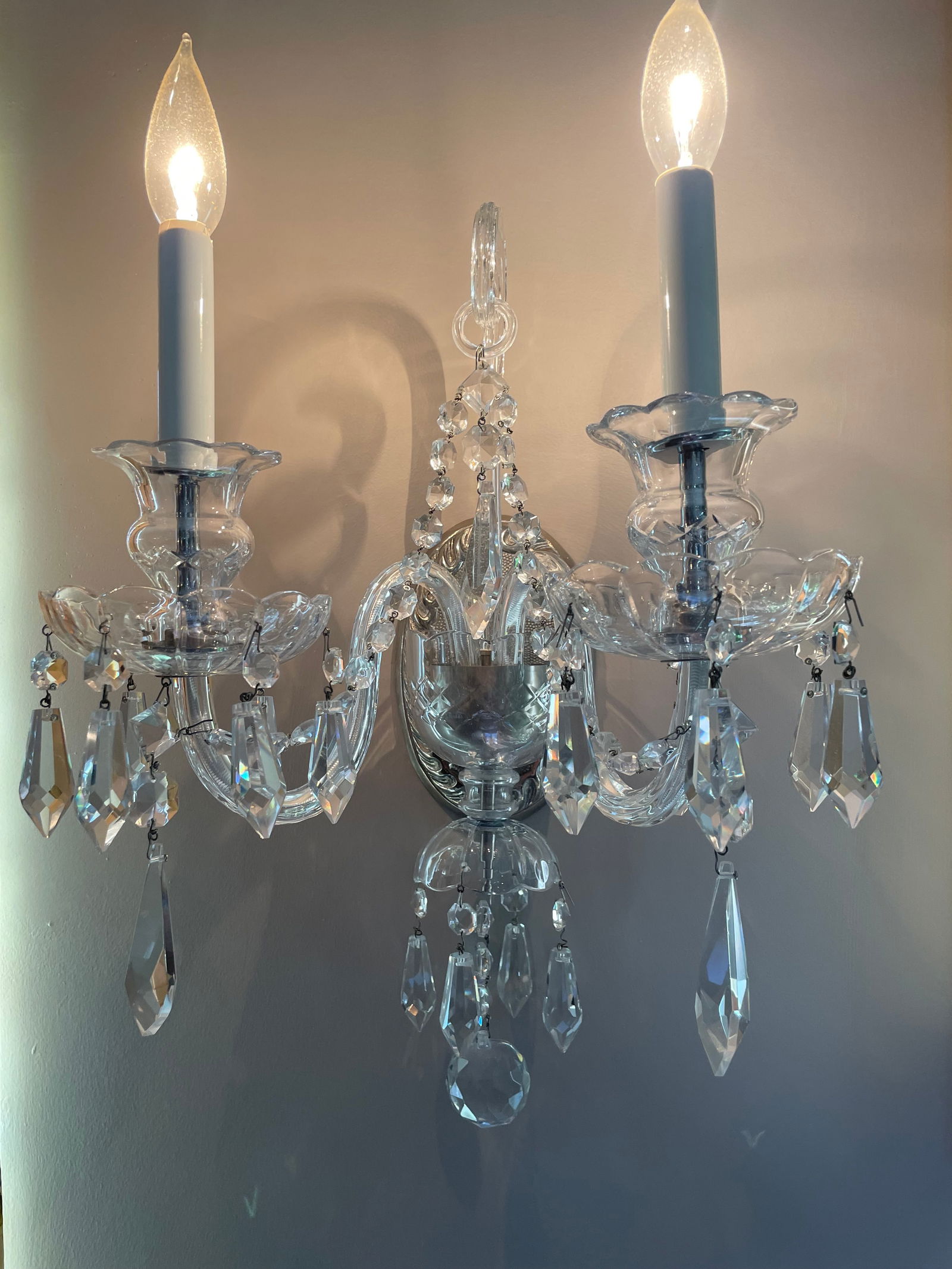 1980s Three Double Light Cut Crystals Sconces - 11