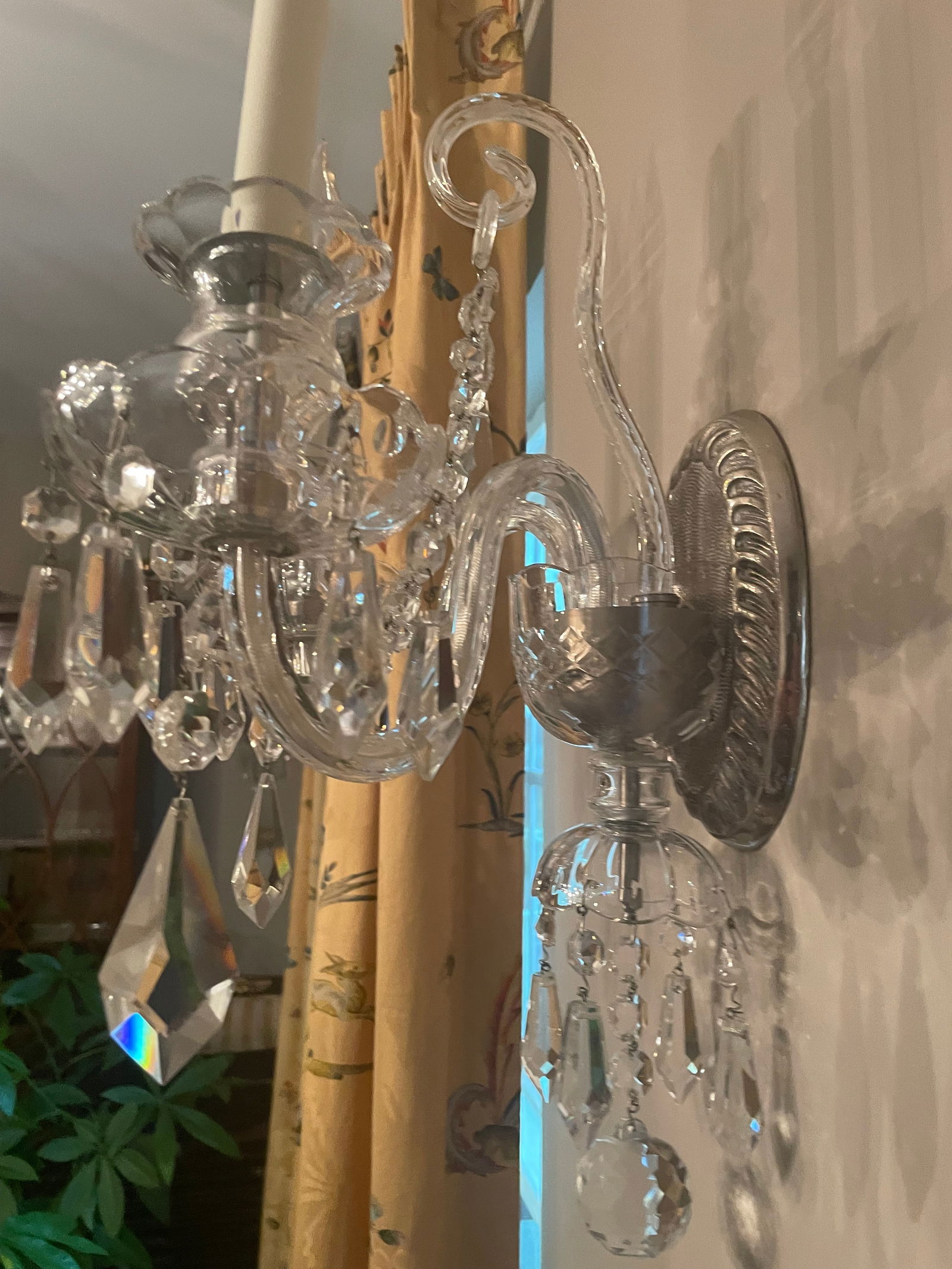 1980s Three Double Light Cut Crystals Sconces - 4