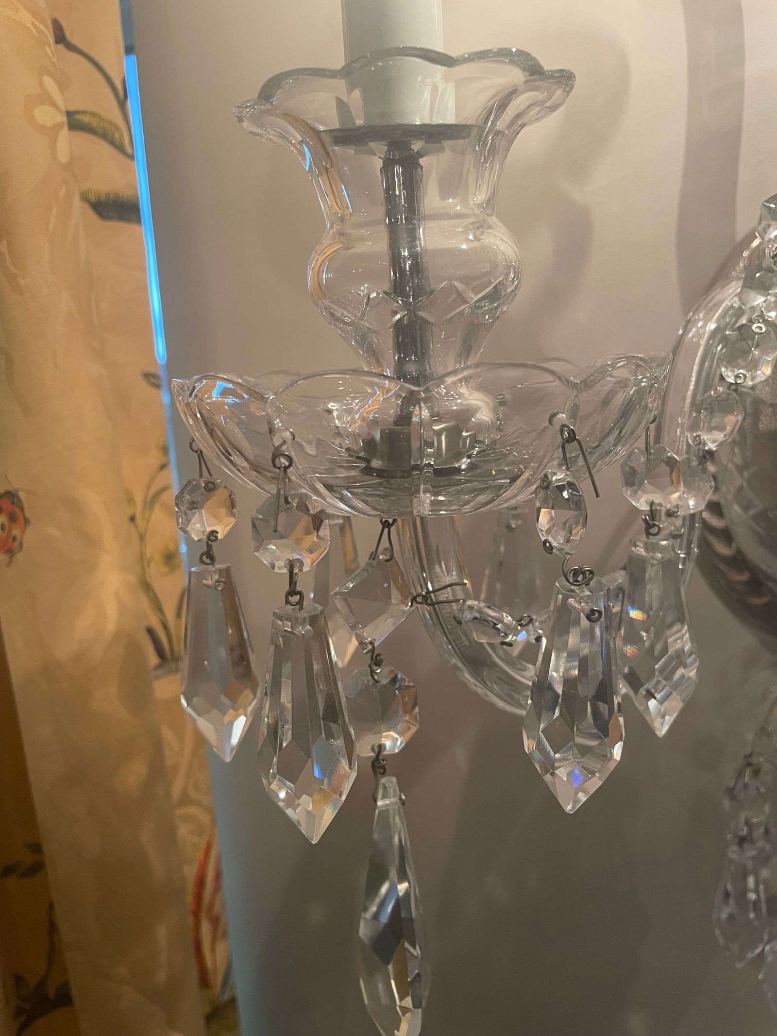 1980s Three Double Light Cut Crystals Sconces - 8
