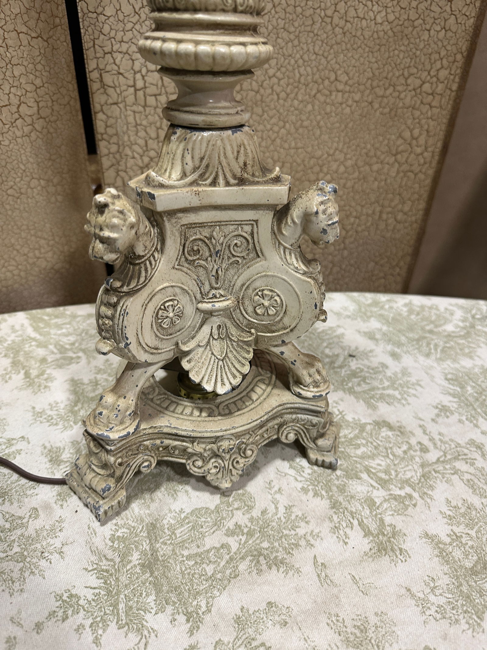 1970s White Ceramic Vintage Equestrian Style Table Lamp - 3