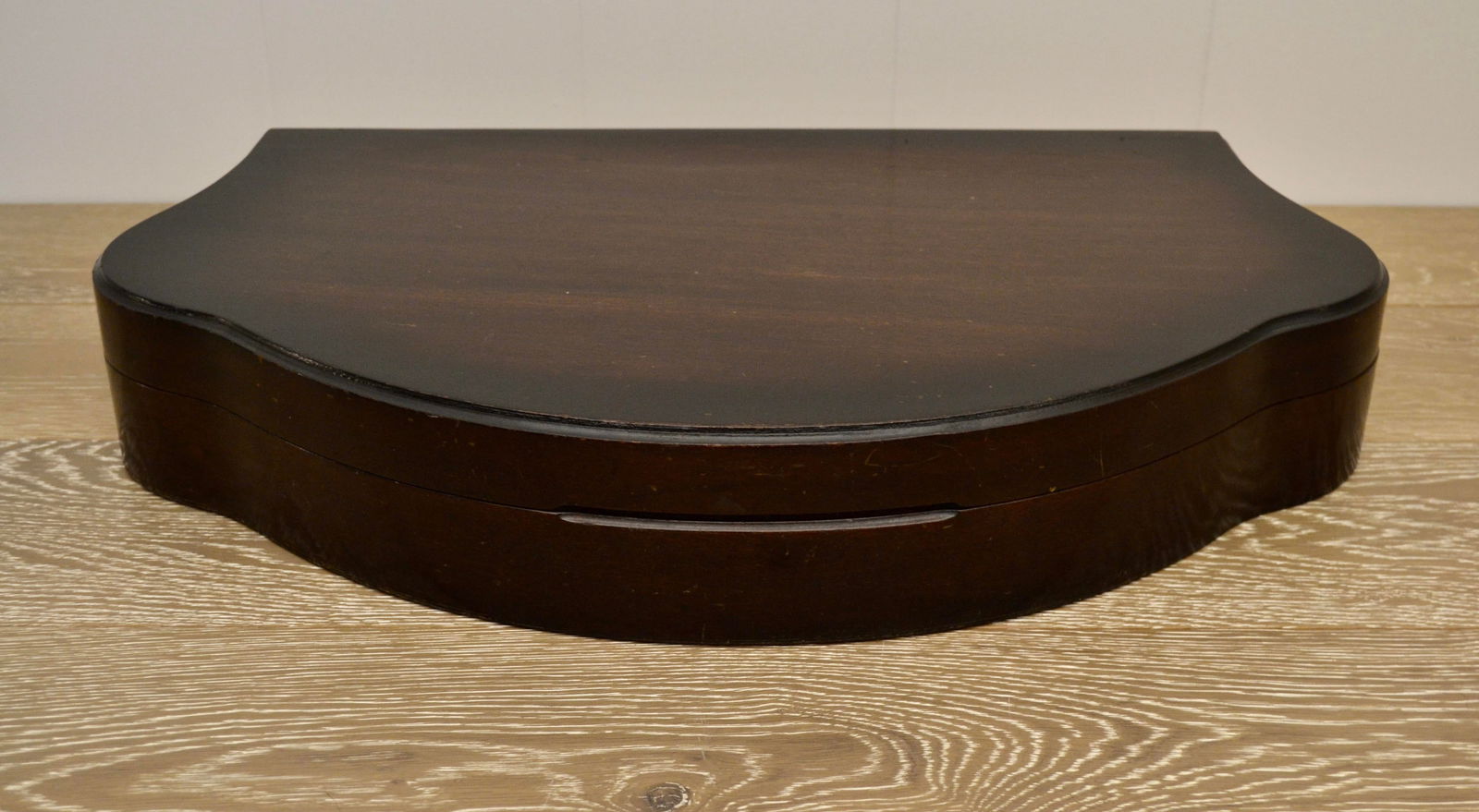 Mid 20th Century Clam Shaped Mahogany Table Box - 2