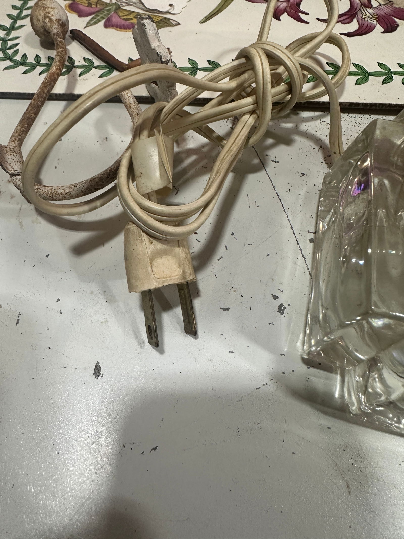 1970s Pair of Vintage Detailed Glass Table Lamps - 5