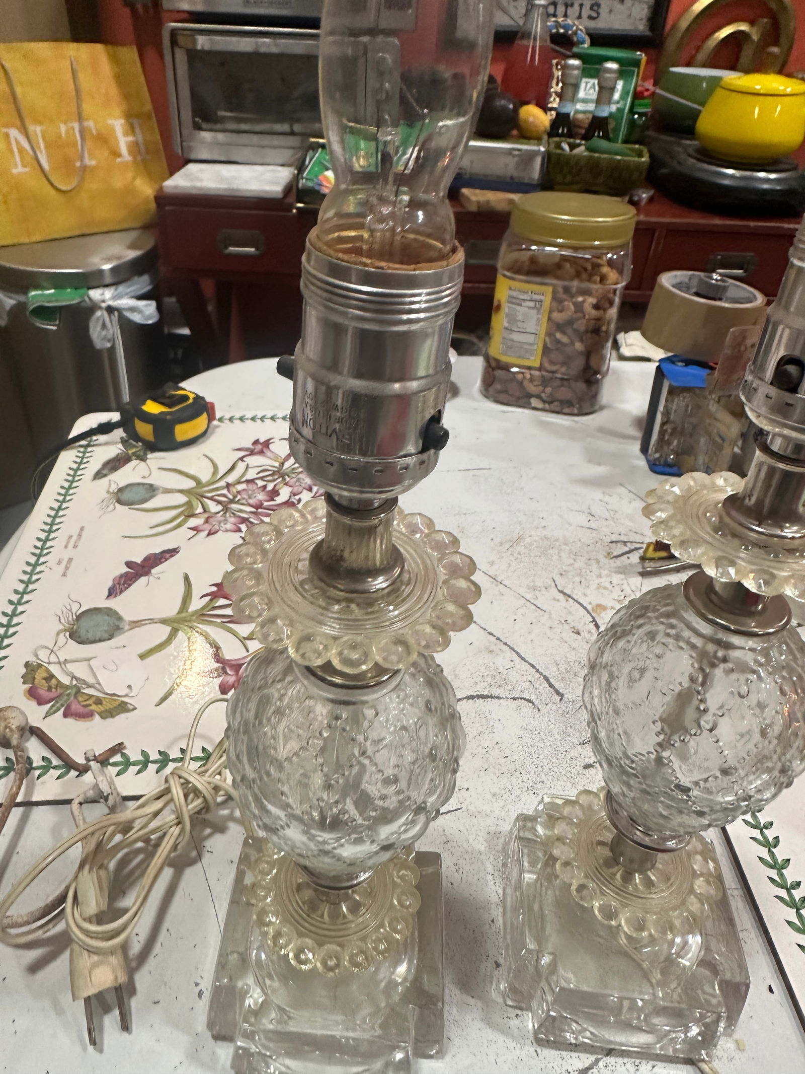 1970s Pair of Vintage Detailed Glass Table Lamps - 7