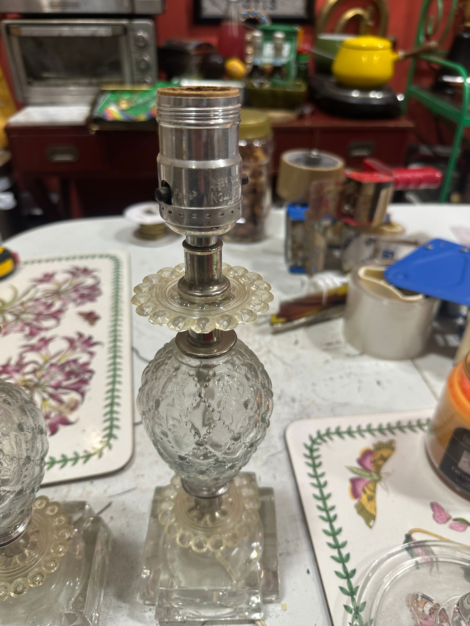 1970s Pair of Vintage Detailed Glass Table Lamps - 8