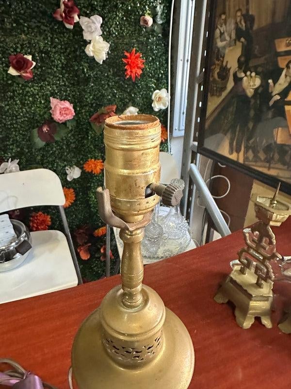 1970s Vintage Lace Brass Table Lamp - 3