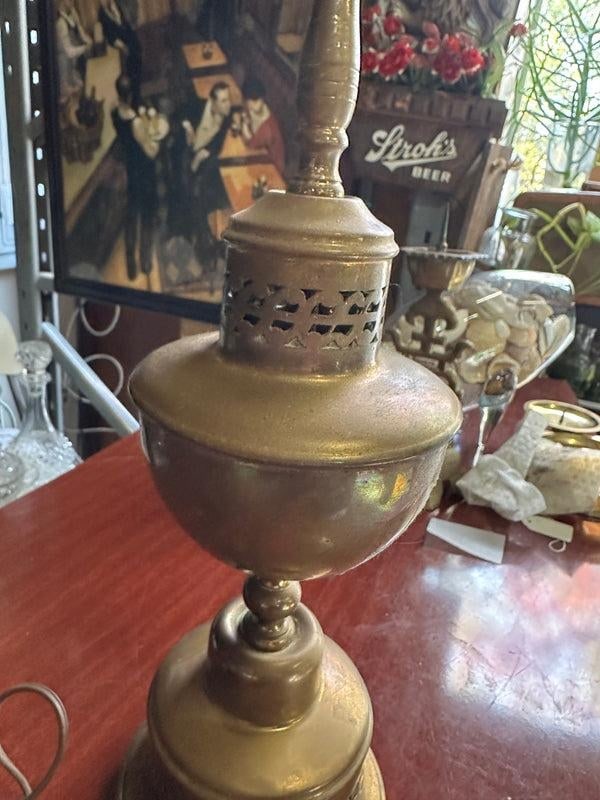 1970s Vintage Lace Brass Table Lamp - 4