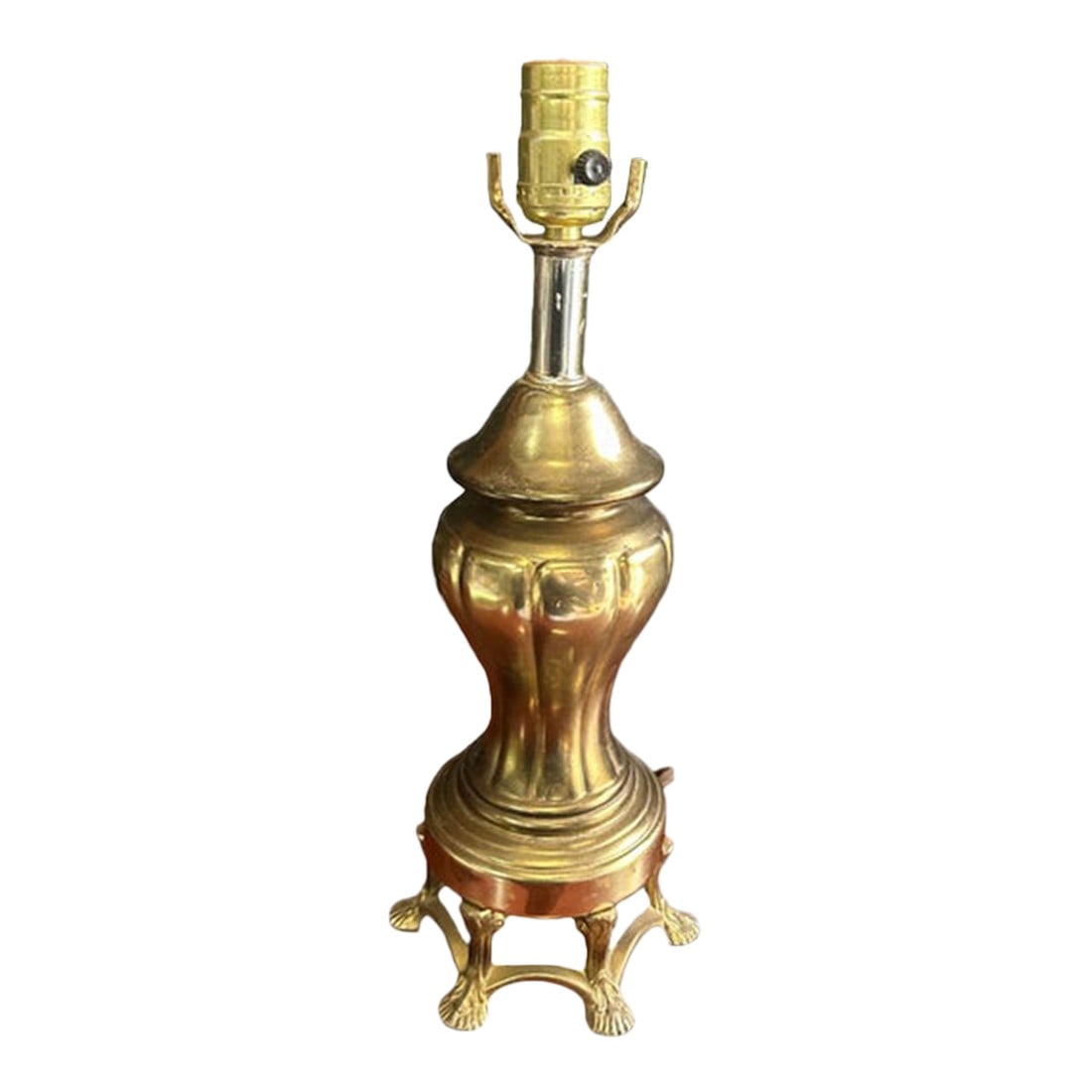 Vintage Brass Ginger Jar Style Table Lamp With Lion Footed Accents: Up for consideration is a beautiful vintage brass ginger jar style table lamp with lion footed details. This is such a lovely piece that would look perfect in your home, and it is a great