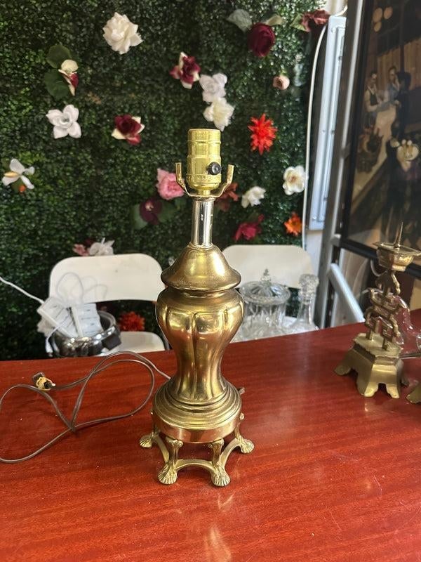 Vintage Brass Ginger Jar Style Table Lamp With Lion Footed Accents - 6