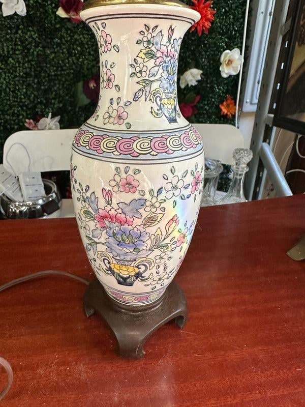 Vintage Asian Ceramic Detailed Table Lamp With Ming Base - 5