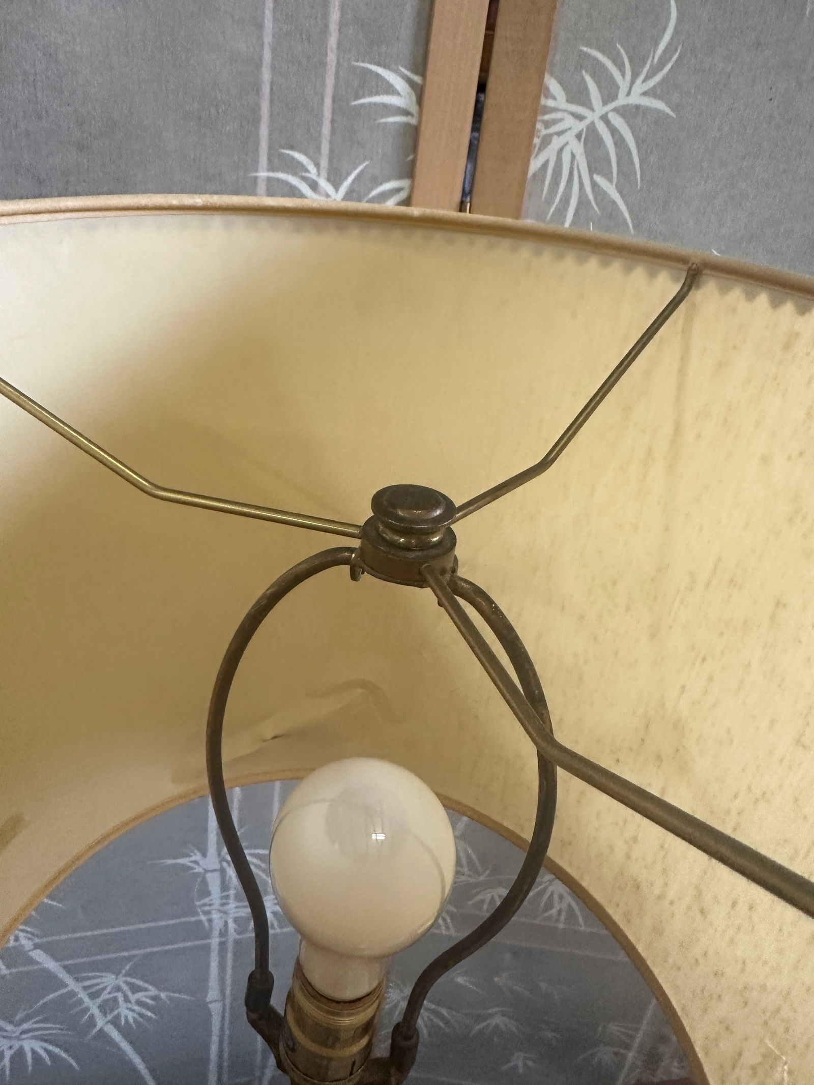 Vintage Brass and White Acanthus Table Lamp With Shade and Pineapple Details - 2