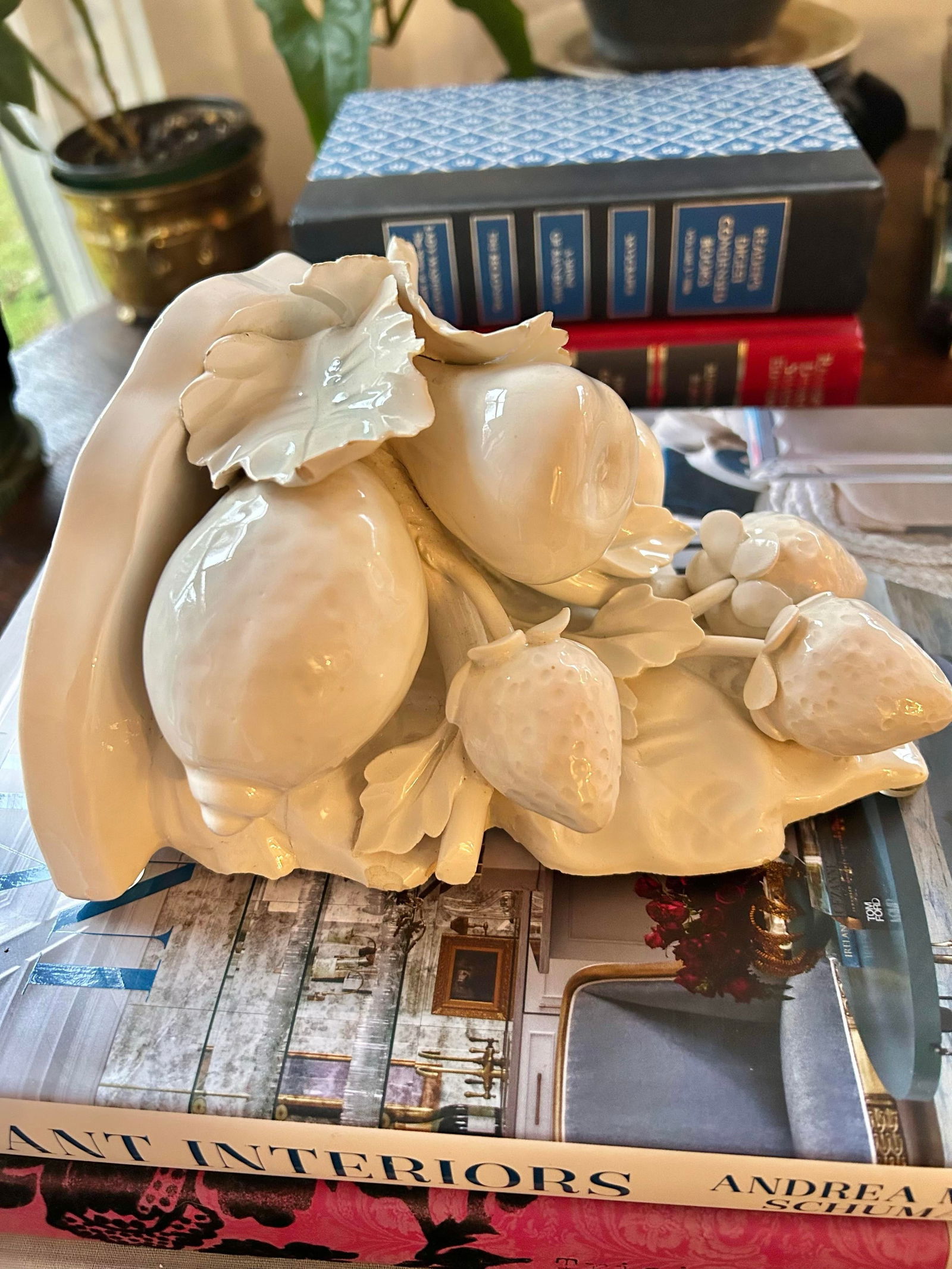 Vintage Capodimonte Style Blanc De Chine Ceramic Wall Bracket - 3