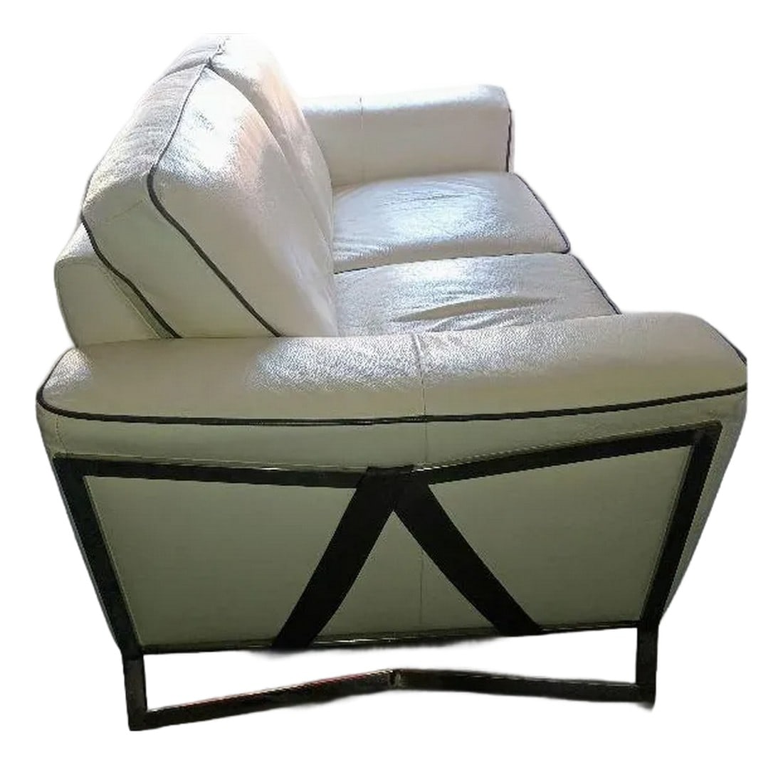 Violino Full Grain Leather Sofa: Discover the Violino Leather Sofa, where modern design meets exceptional comfort. This exquisite piece, crafted by a leading manufacturer, boasts a sleek, fashion-forward appearance with distinctive b