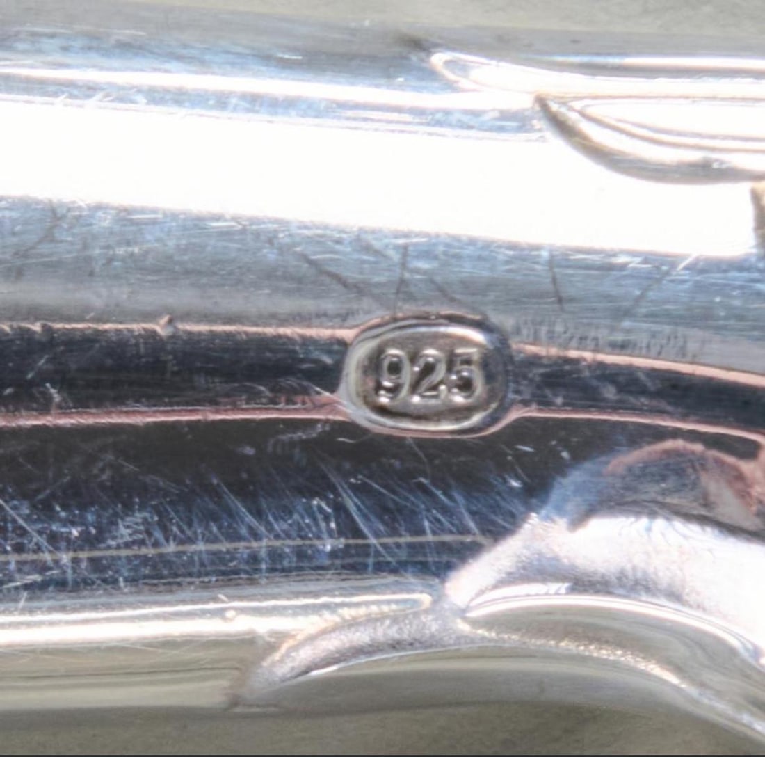 Late 20th Century Set of Thirteen Sterling Silver Elizabeth II Dinner Knives With Pistol Handles - 14