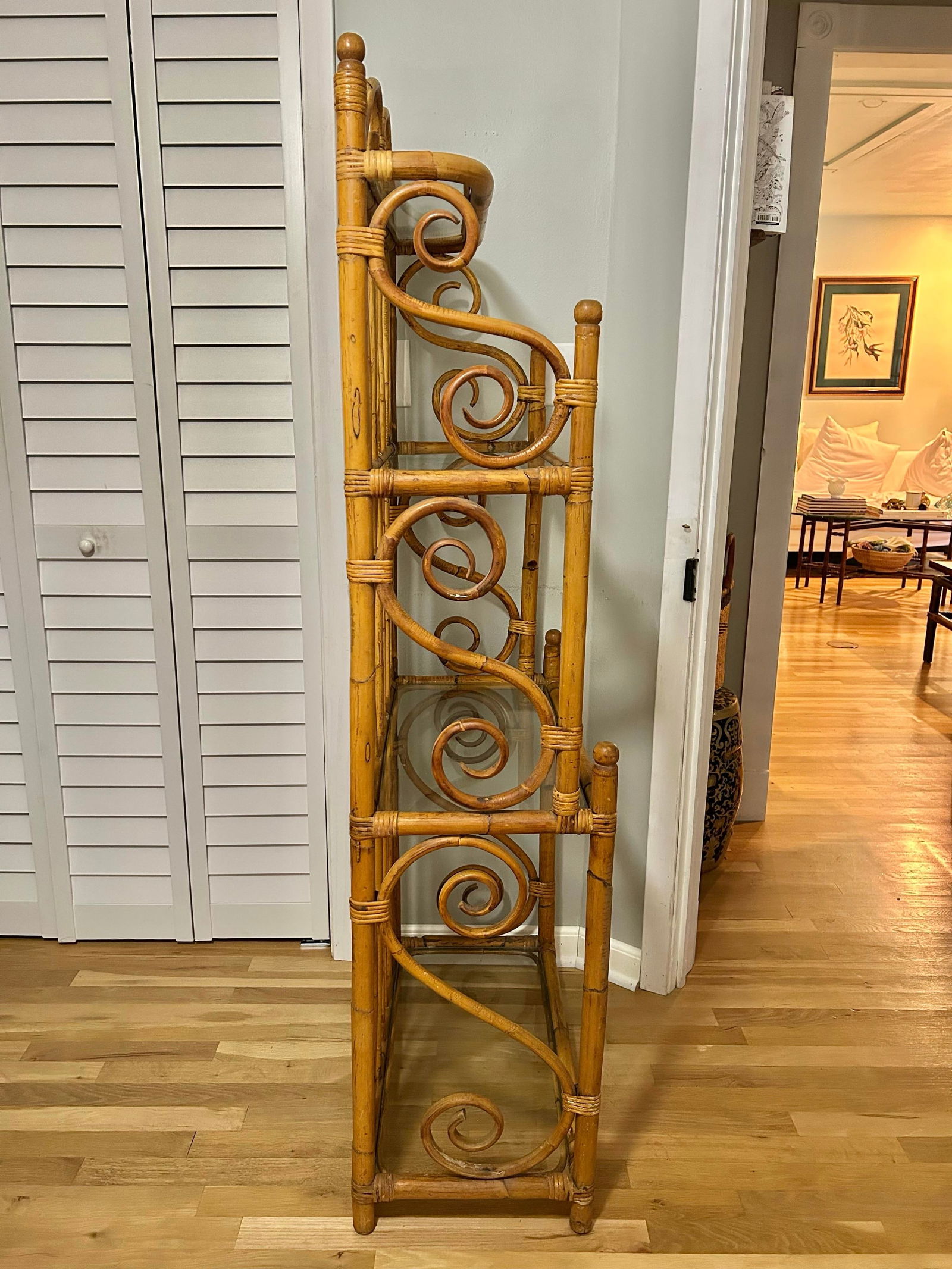 Mid 20th Century Vintage 4 Tier Chinoiserie Hollywood Regency Etagere or Bakers Rack With Glass Shel - 4