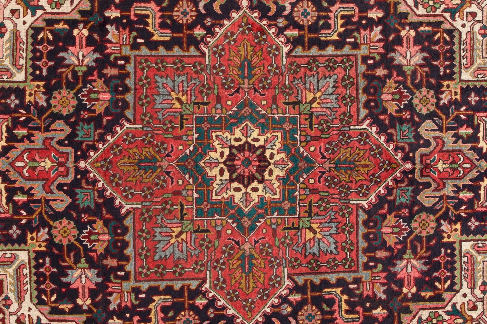 Early 20th Century Vintage Persian Heriz Multicolor Handmade Wool Rug - 4