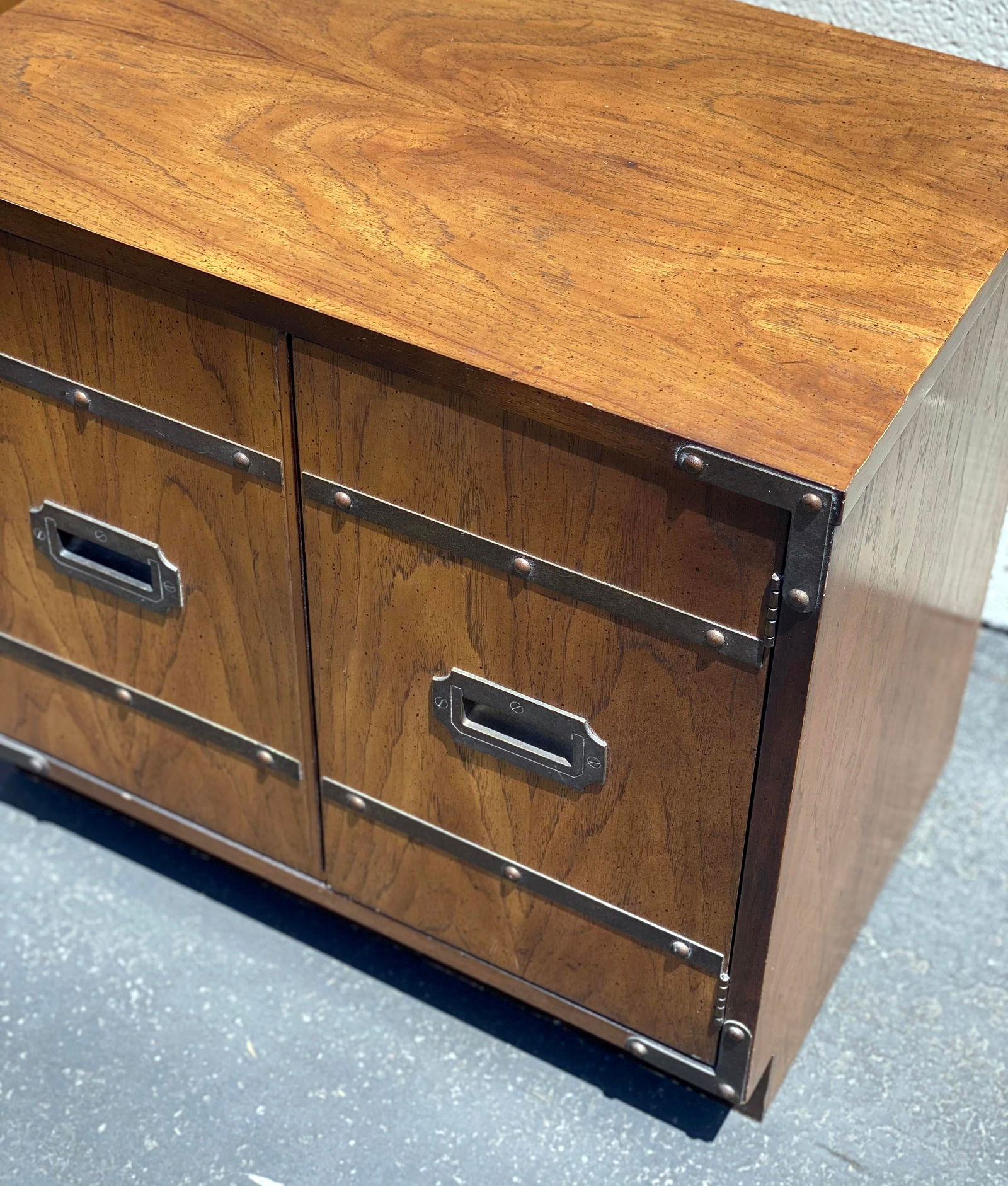 1970s Vintage Brass Campaign Nightstands - a Pair - 6