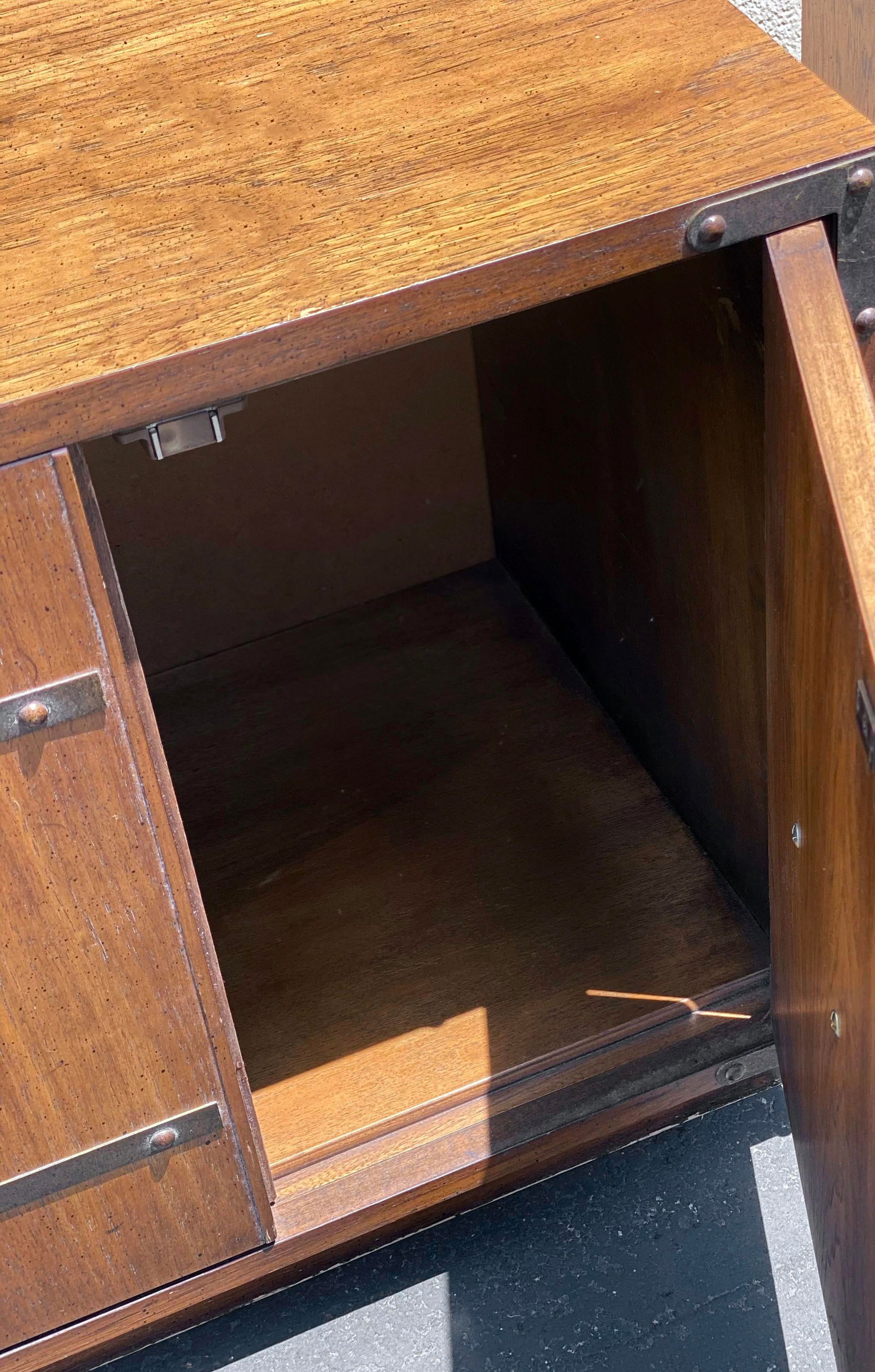 1970s Vintage Brass Campaign Nightstands - a Pair - 8