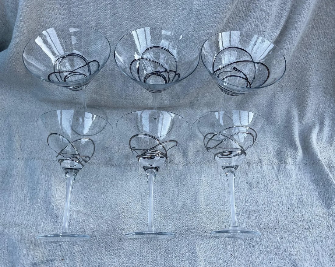 Vintage Set of 4 Hand Blown Crystal Martini Glasses W/Platinum Swirl - 2