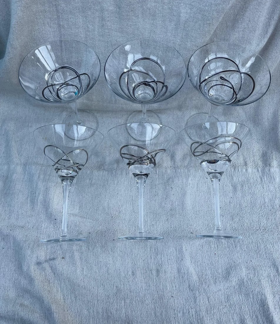 Vintage Set of 4 Hand Blown Crystal Martini Glasses W/Platinum Swirl - 7