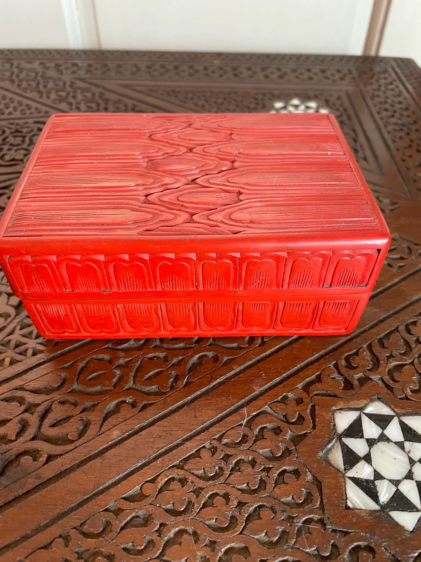 Mid 19th Century Chinese Rectangular Cloud Pattern Red Cinnabar Box With Black Interior - 2