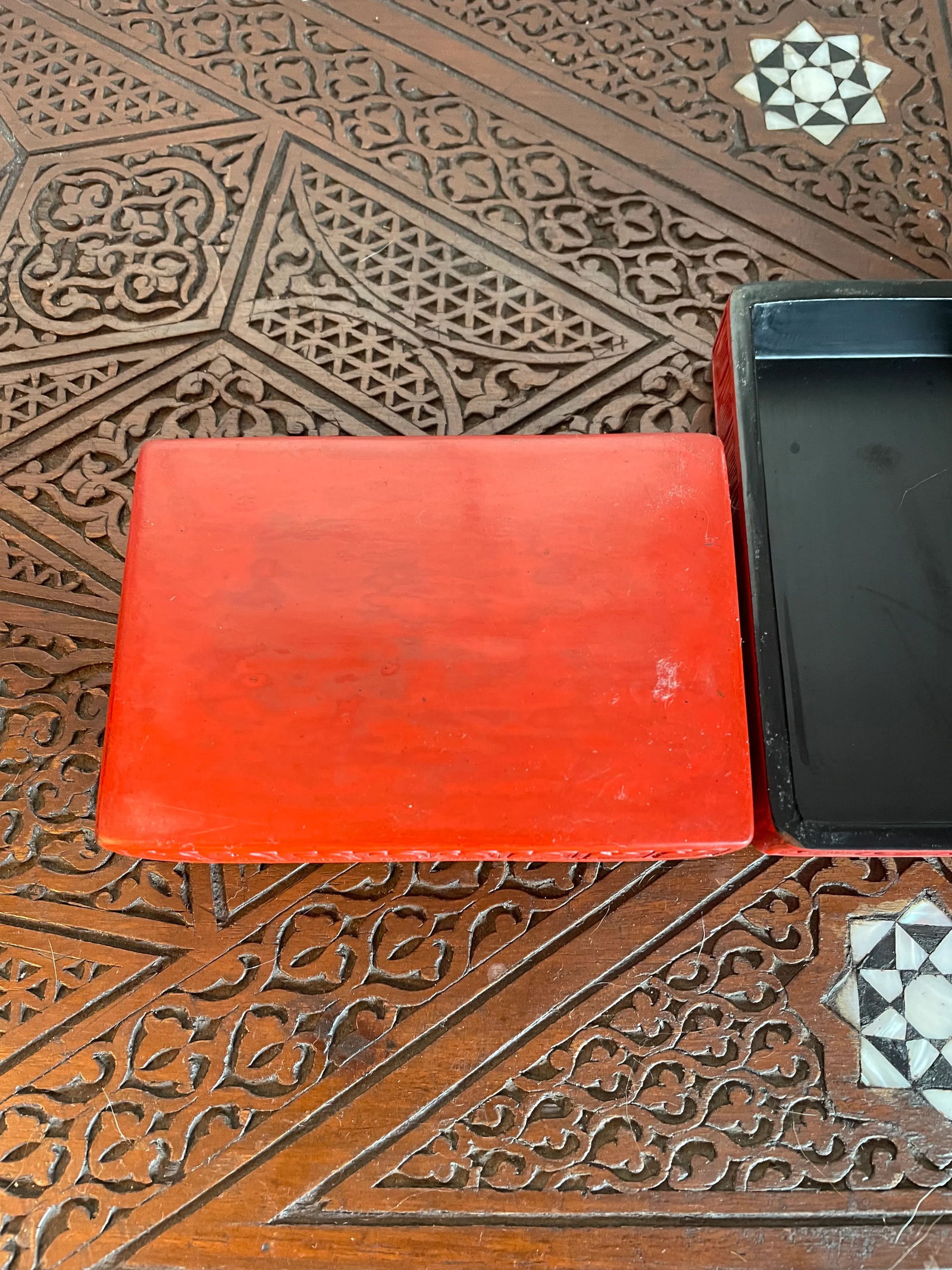 Mid 19th Century Chinese Rectangular Cloud Pattern Red Cinnabar Box With Black Interior - 7