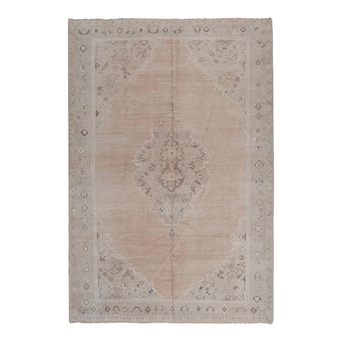 Vintage Turkish Karapinar Rug With Venetian Renaissance Style: Vintage Turkish Karapinar Rug With Venetian Renaissance Style 5'11" X 8'10" 71.3'' x 106.3'' / 181 x 270 cm Hand woven with high quality pure wool Excellent condition From TURKEY Works well with all