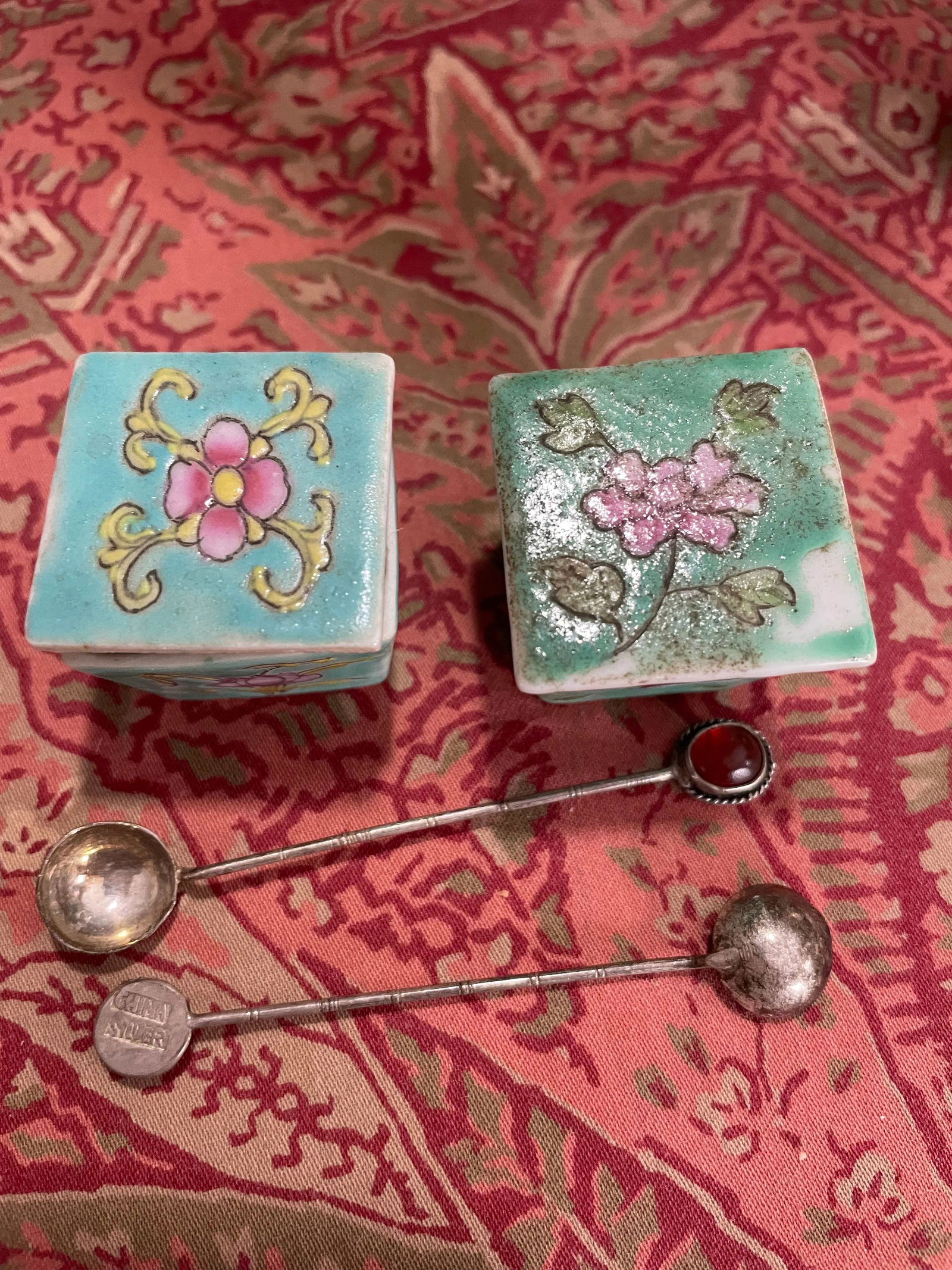 1920s Chinese Famille Rose Medallion Salt Cellar & Spoons Set- 16 Pieces - 2