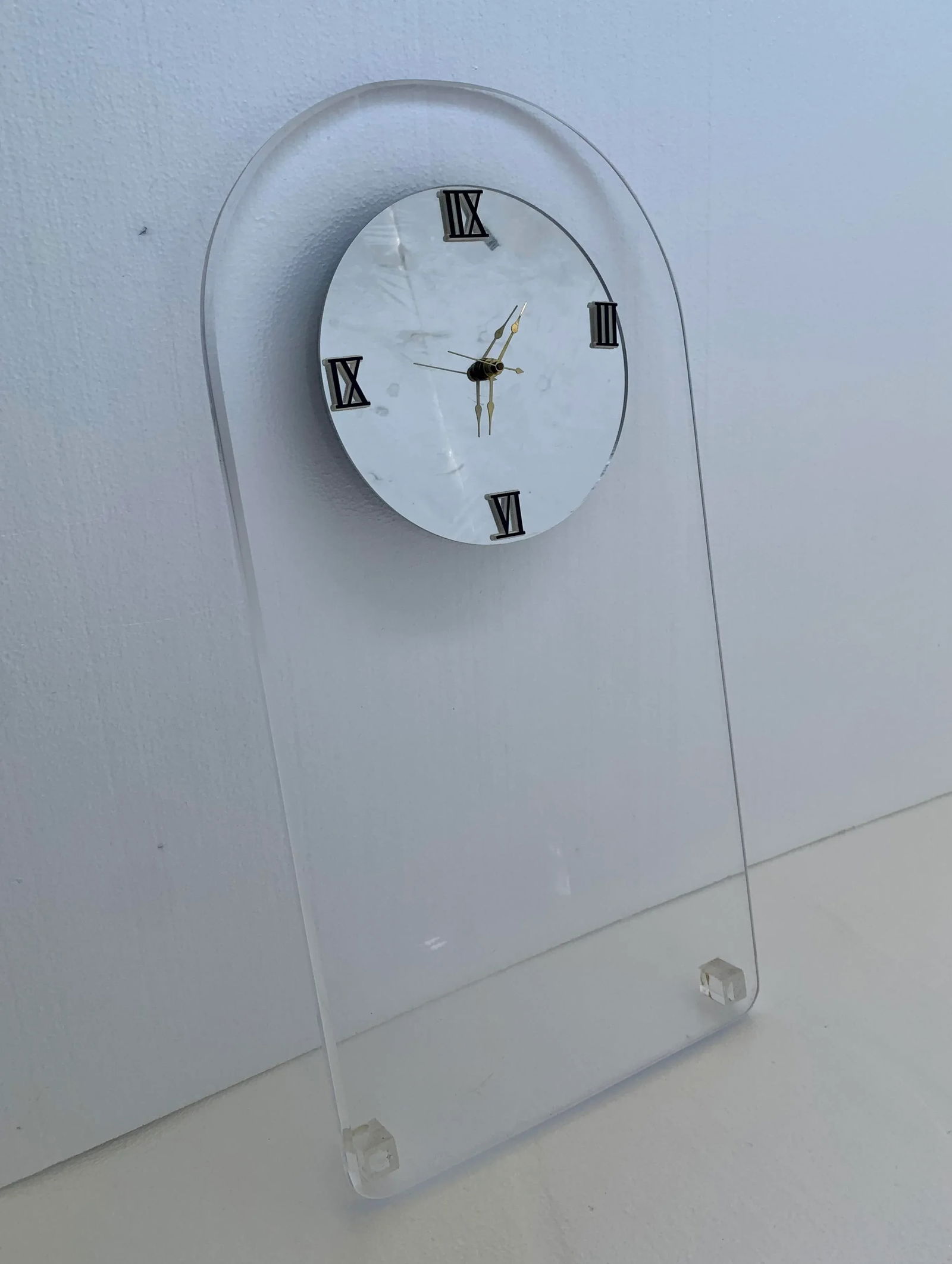 1970s Mid-Century Modern Lucite Wall Clock - 3