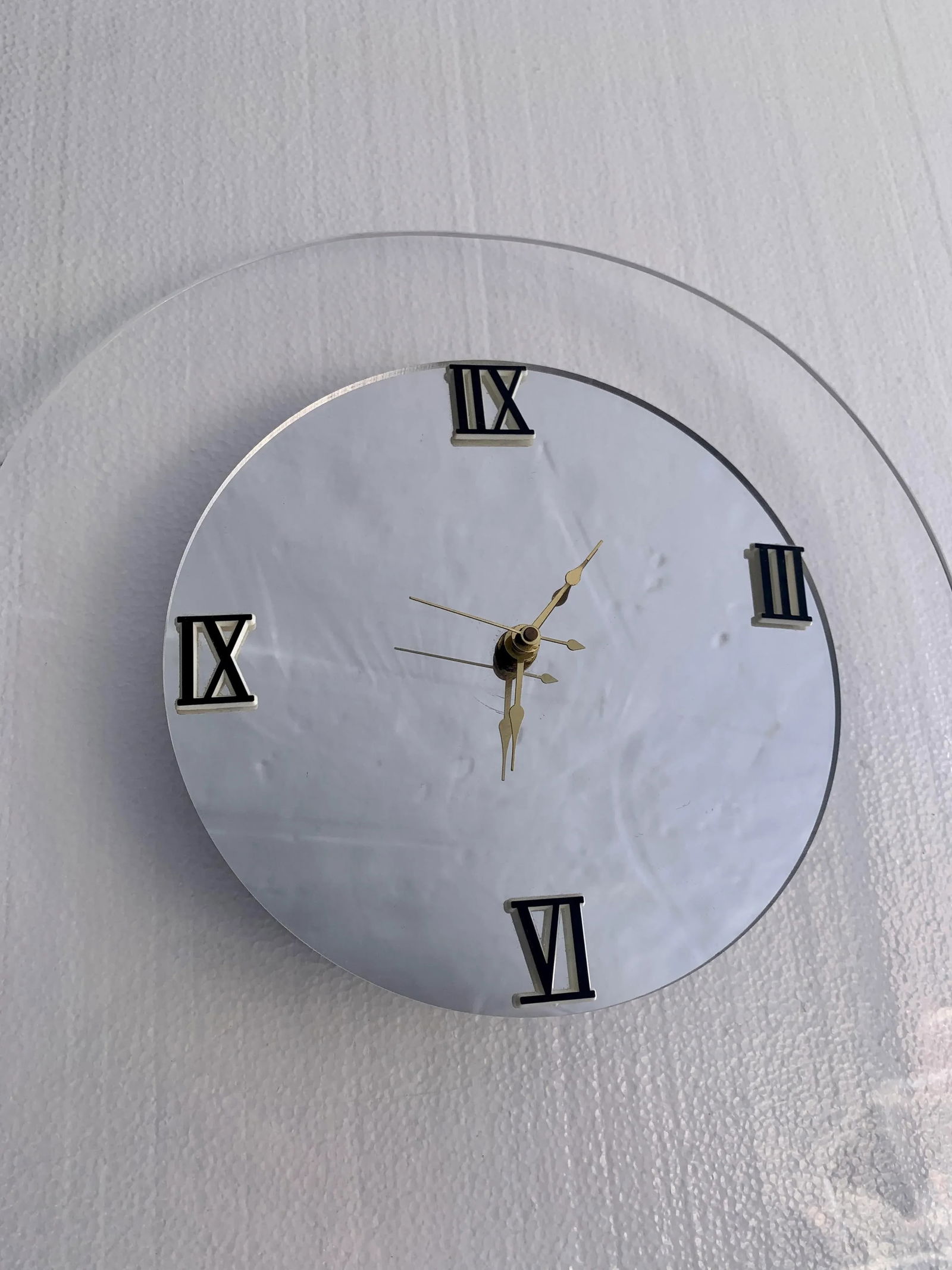 1970s Mid-Century Modern Lucite Wall Clock - 8