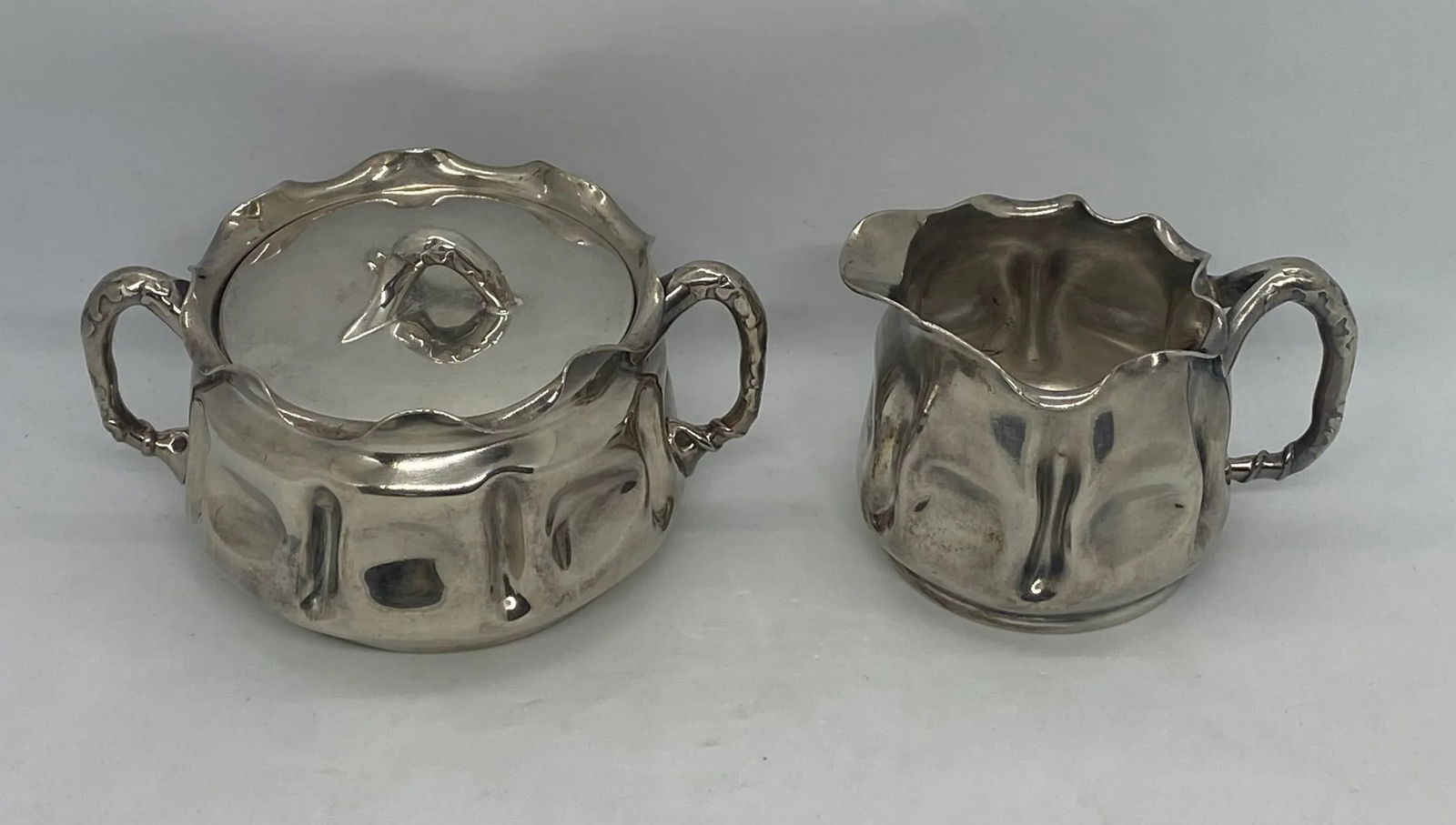 Late 19th Century Pairpoint Mfg Co. Quadruple Plate Creamer and Sugar Set- 2 Pieces - 2