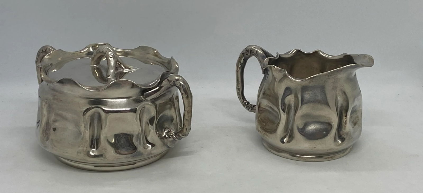 Late 19th Century Pairpoint Mfg Co. Quadruple Plate Creamer and Sugar Set- 2 Pieces - 4
