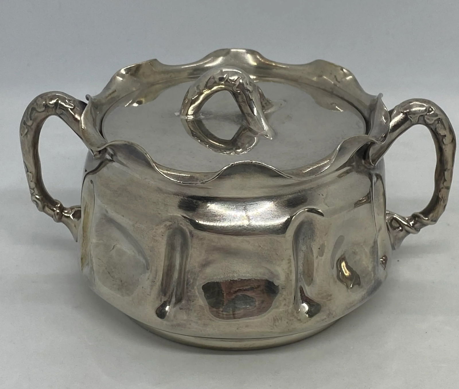 Late 19th Century Pairpoint Mfg Co. Quadruple Plate Creamer and Sugar Set- 2 Pieces - 5