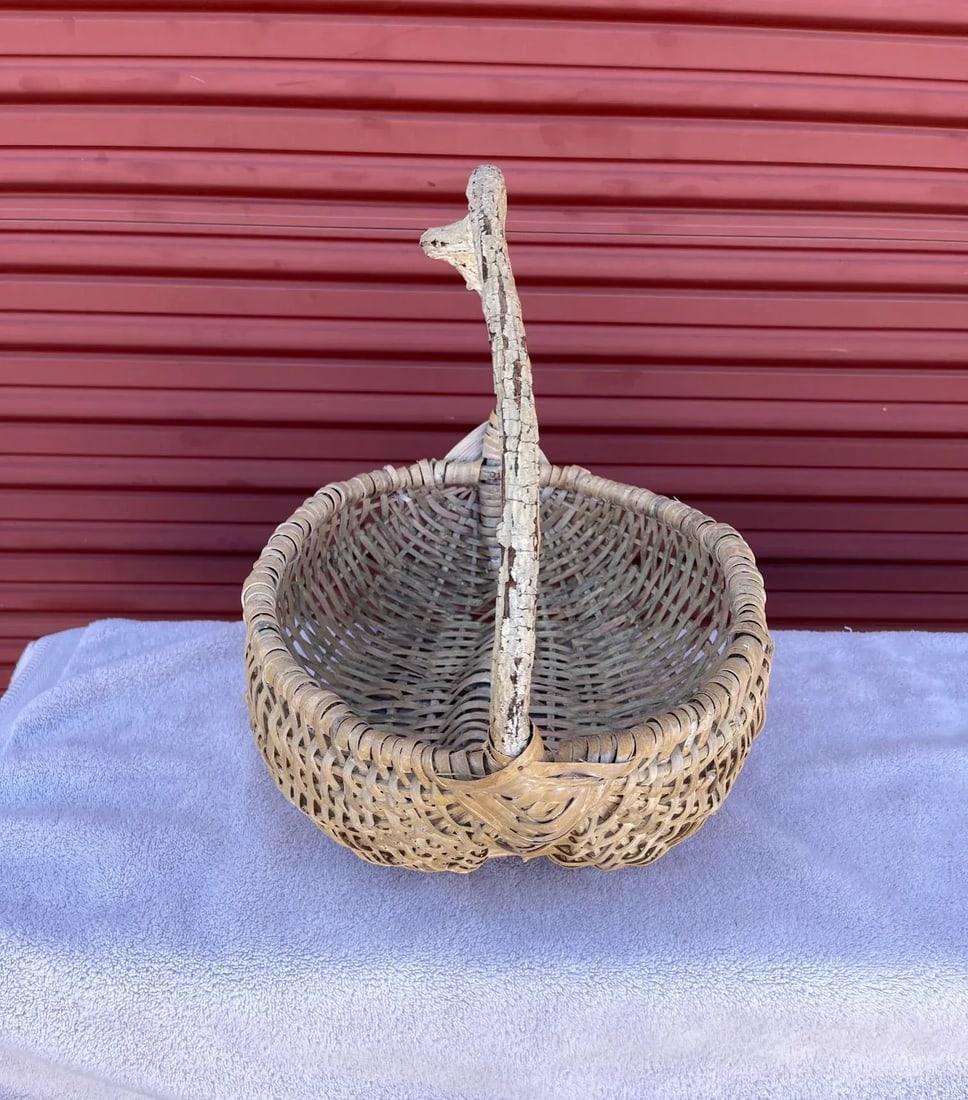 Rustic Whitewashed Wavy Vine/Rattan Gathering Basket - 2