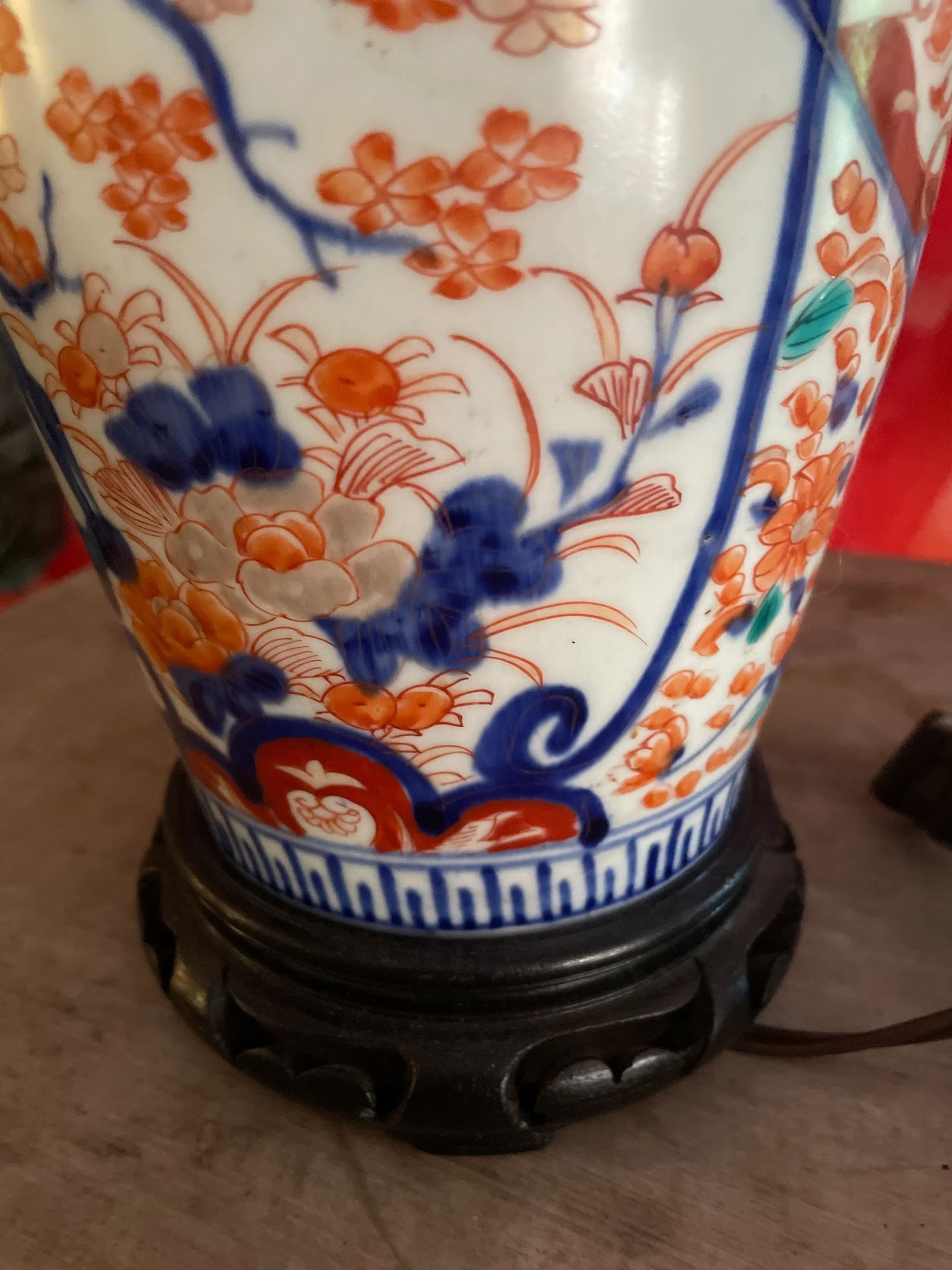 Japanese Imari Style Porcelain Ceramic Table Lamp With Wooden Base - 2