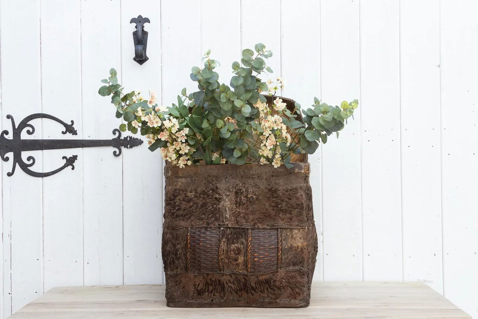 Rare Antique Hide Trunk From Bhutan - 2