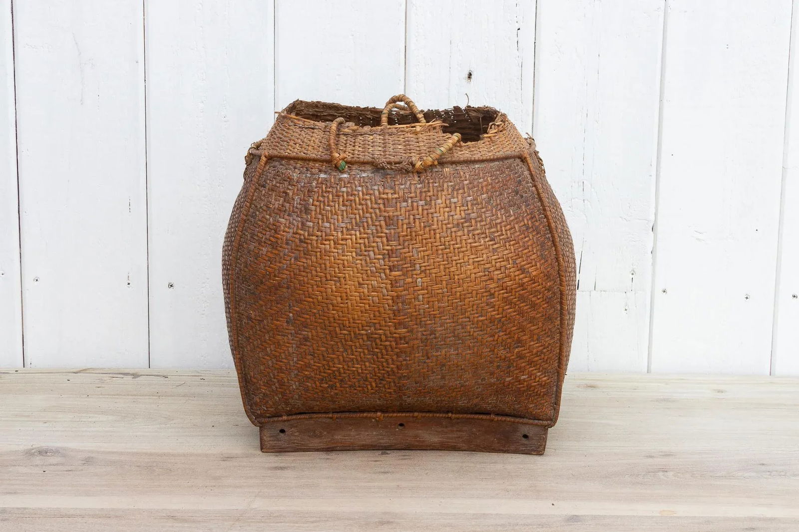 19th Century Rattan "Tharu" Basket From Nepal - 3