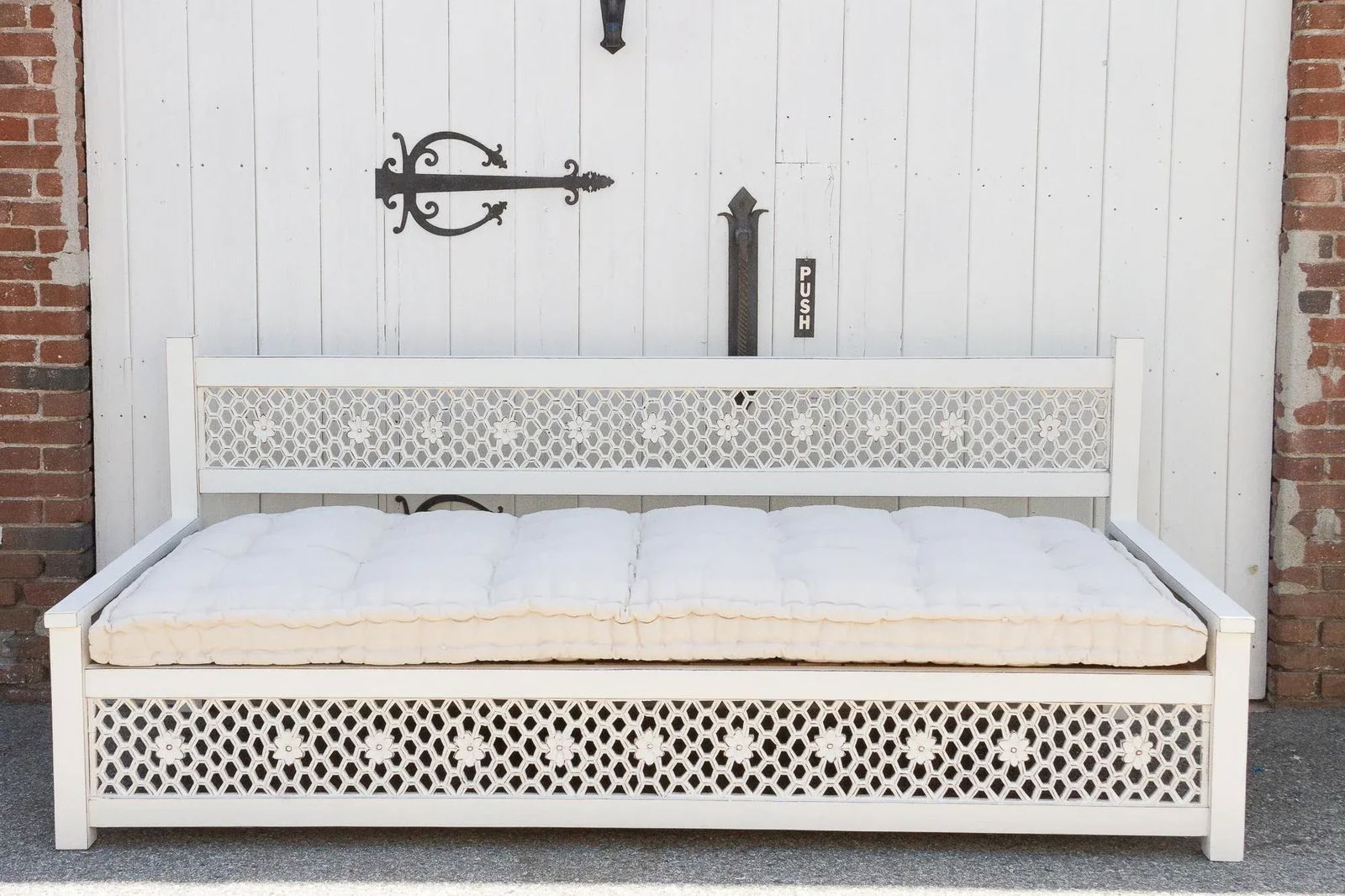 Large Hand-Carved Floral Jali White Daybed Sofa - 4