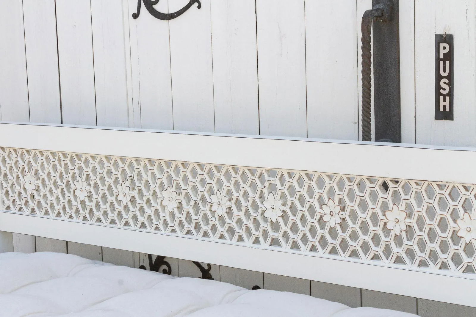 Large Hand-Carved Floral Jali White Daybed Sofa - 8