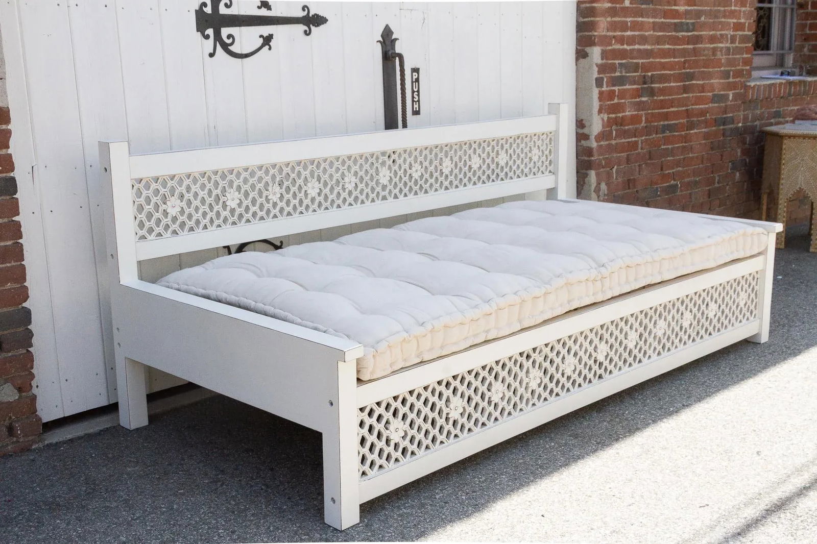 Large Hand-Carved Floral Jali White Daybed Sofa - 9
