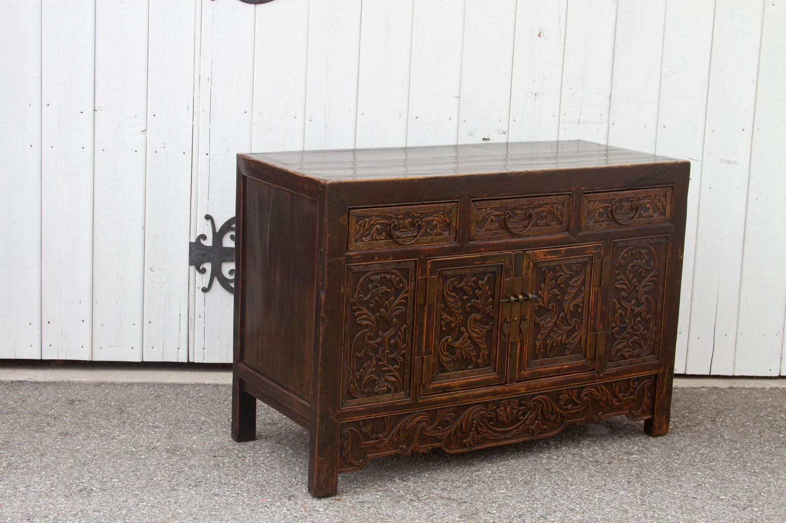 19th Century Carved Chinese Carved Buffet - 11